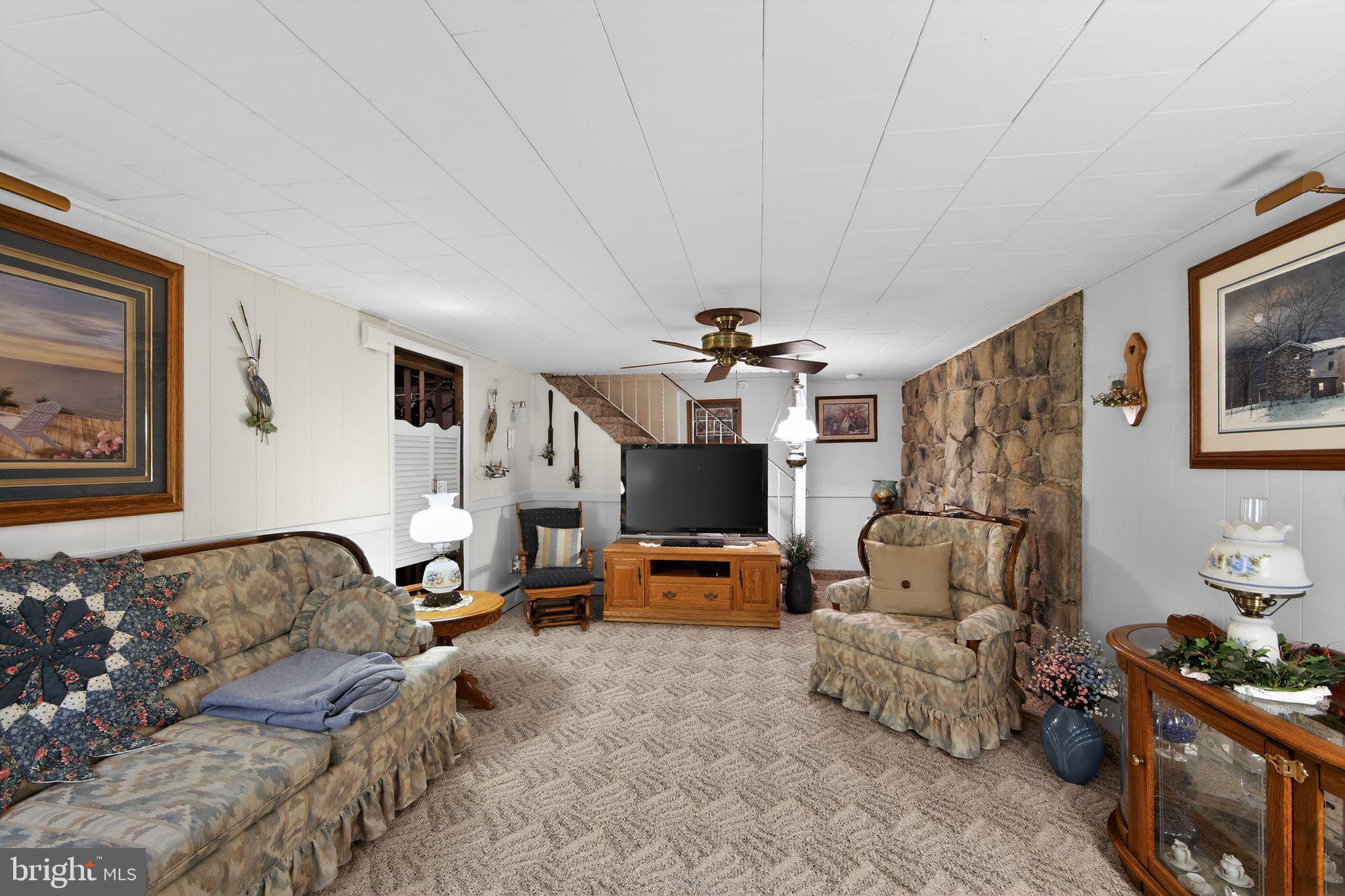 OLD TOWNE TWINS - Residential