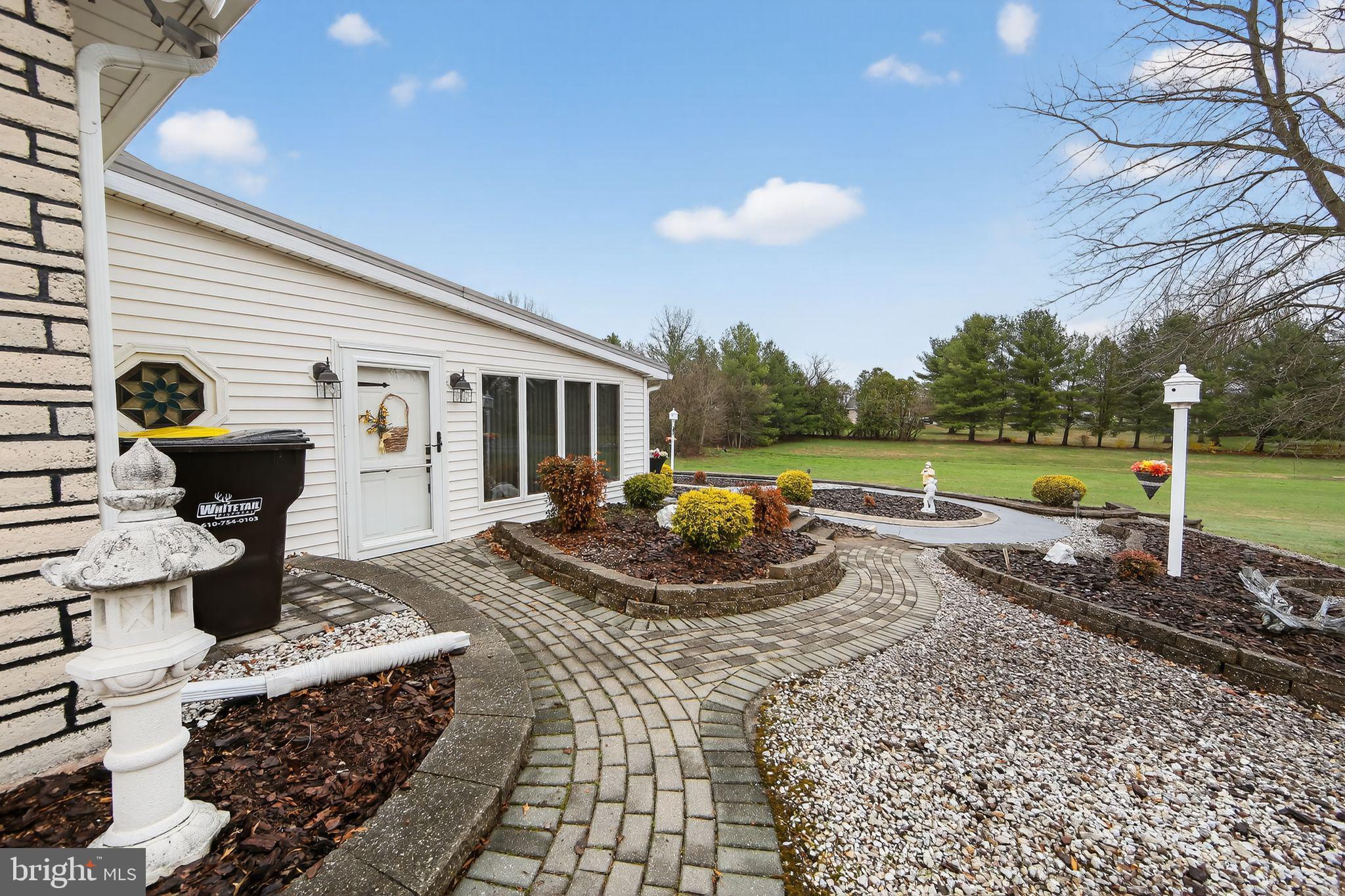 OLD TOWNE TWINS - Residential