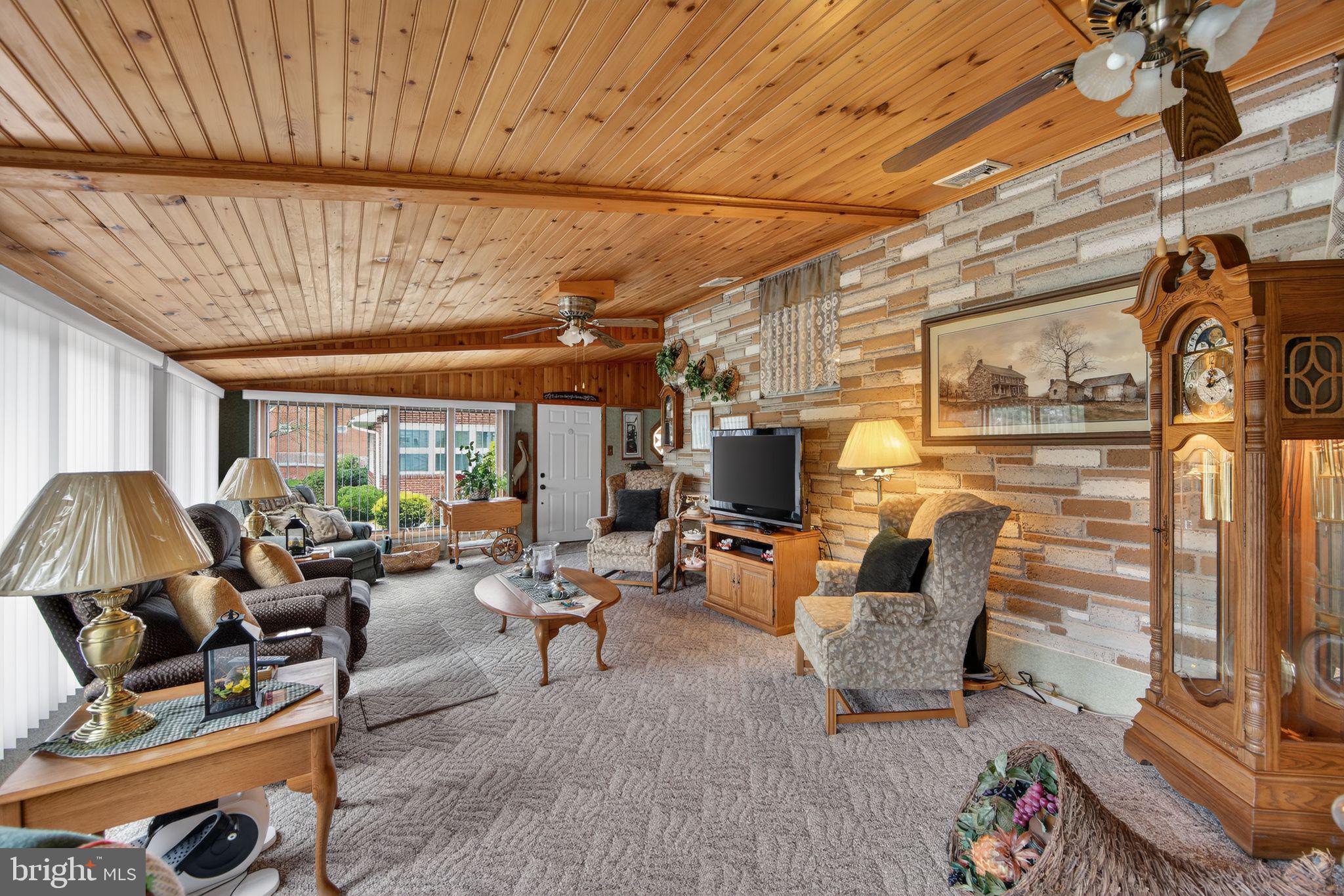 OLD TOWNE TWINS - Residential