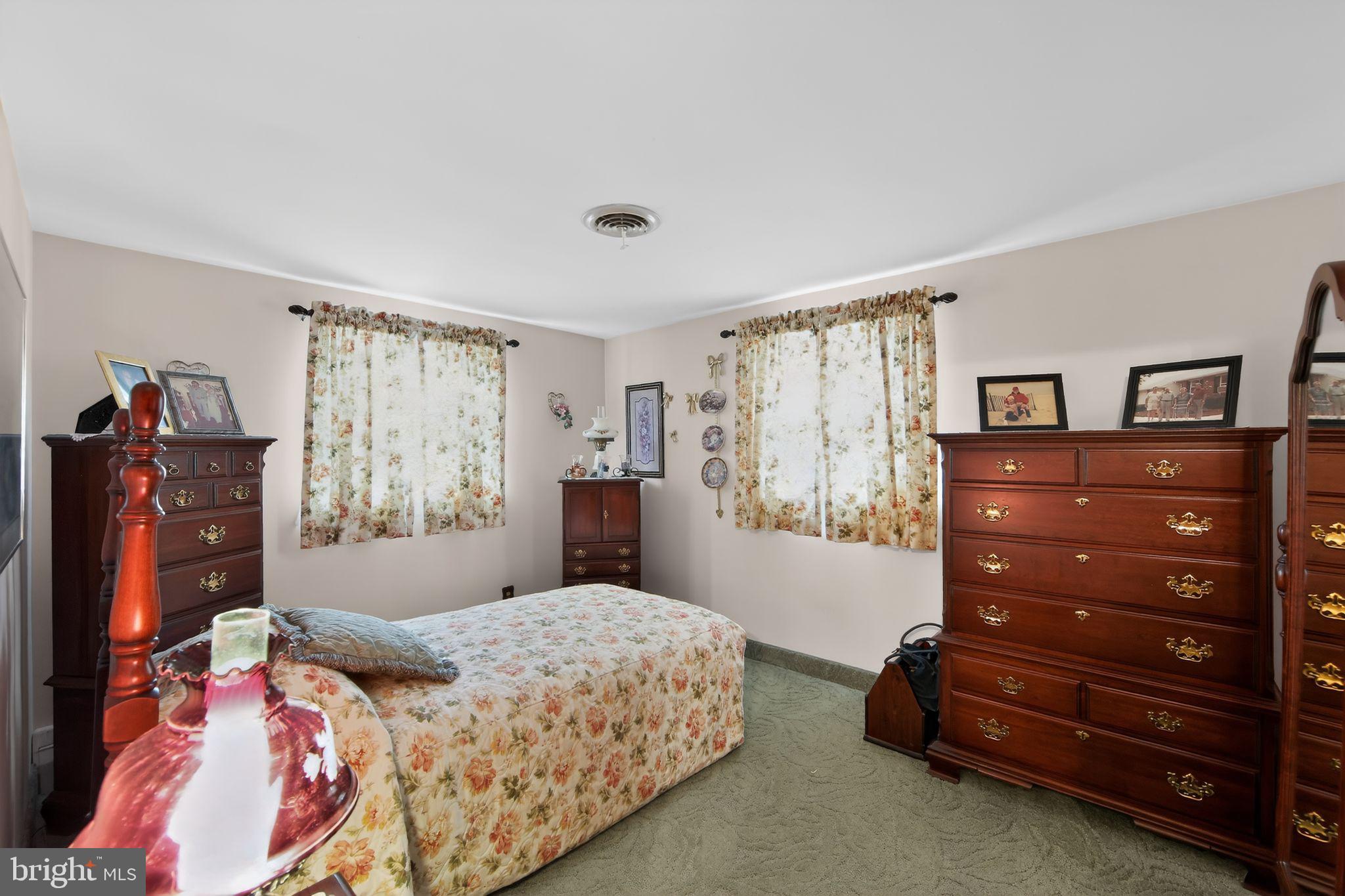 OLD TOWNE TWINS - Residential