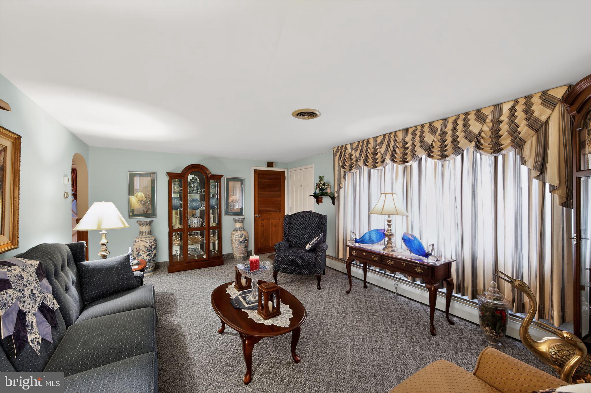 OLD TOWNE TWINS - Residential