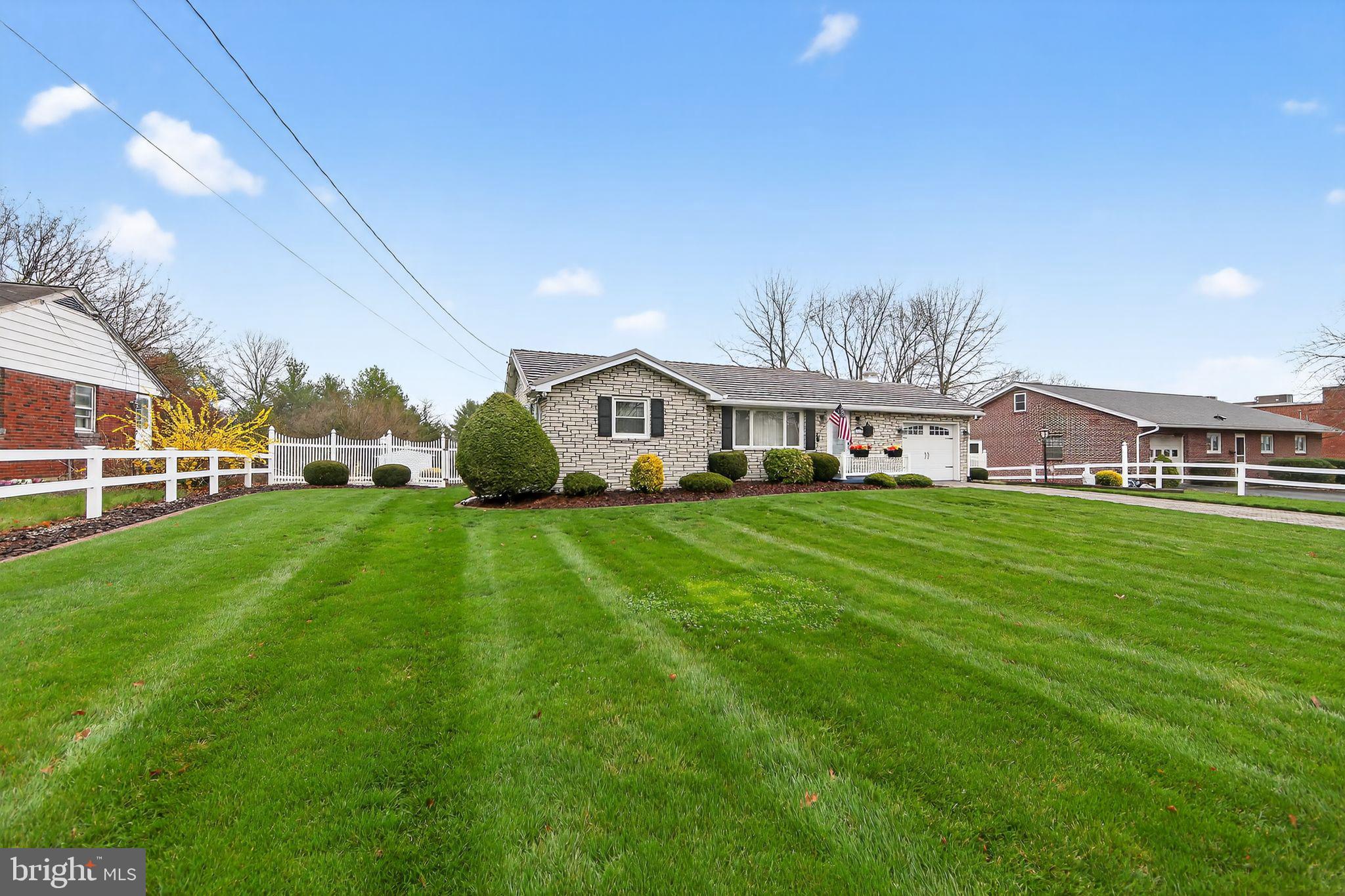 OLD TOWNE TWINS - Residential