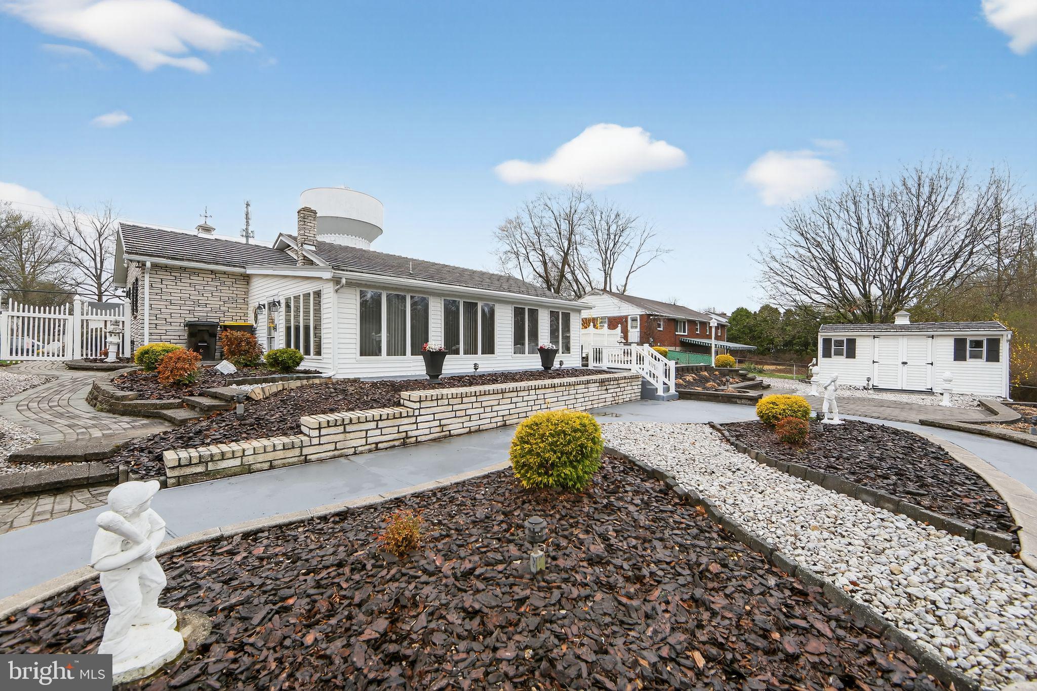 OLD TOWNE TWINS - Residential