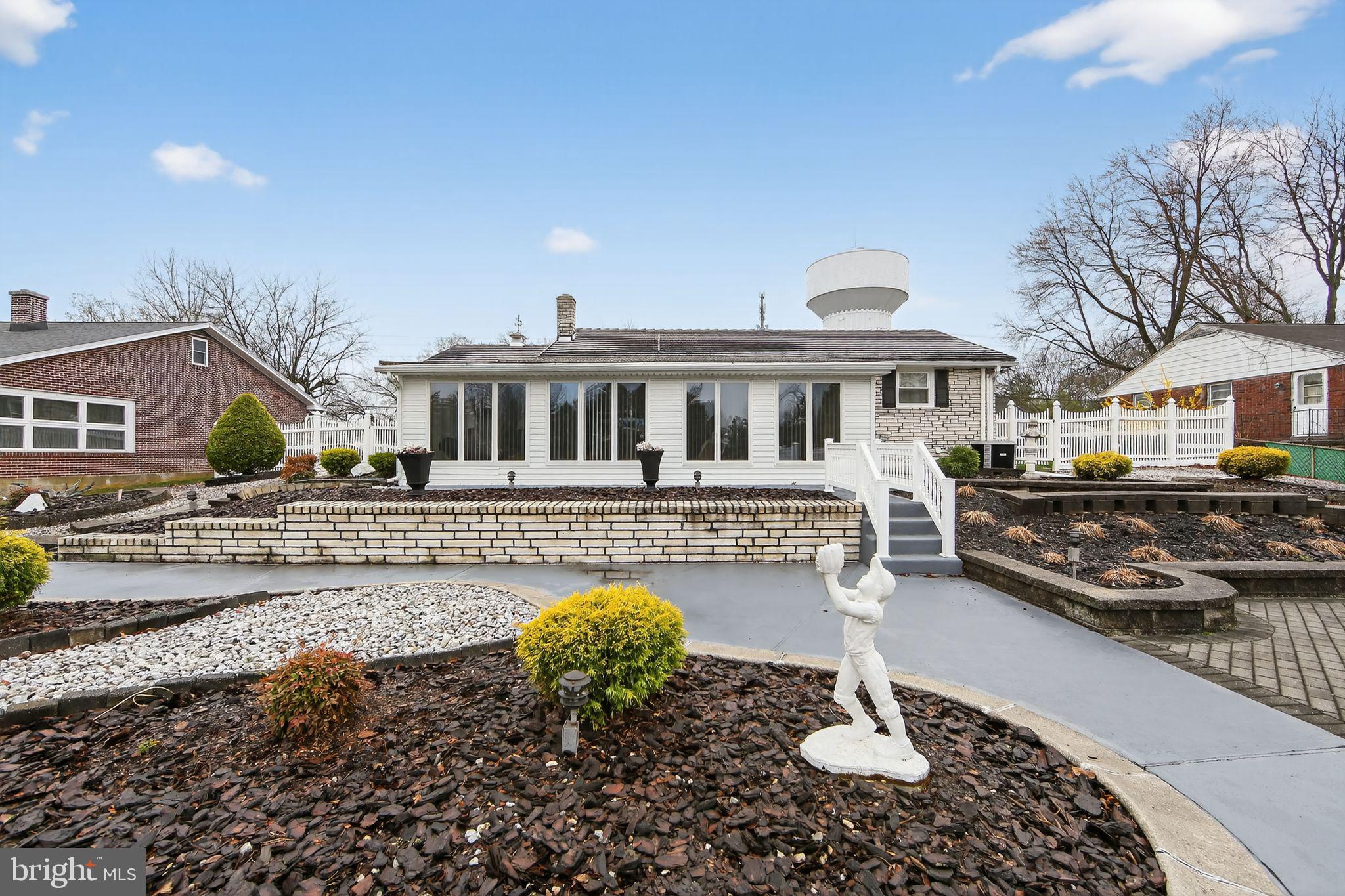 OLD TOWNE TWINS - Residential