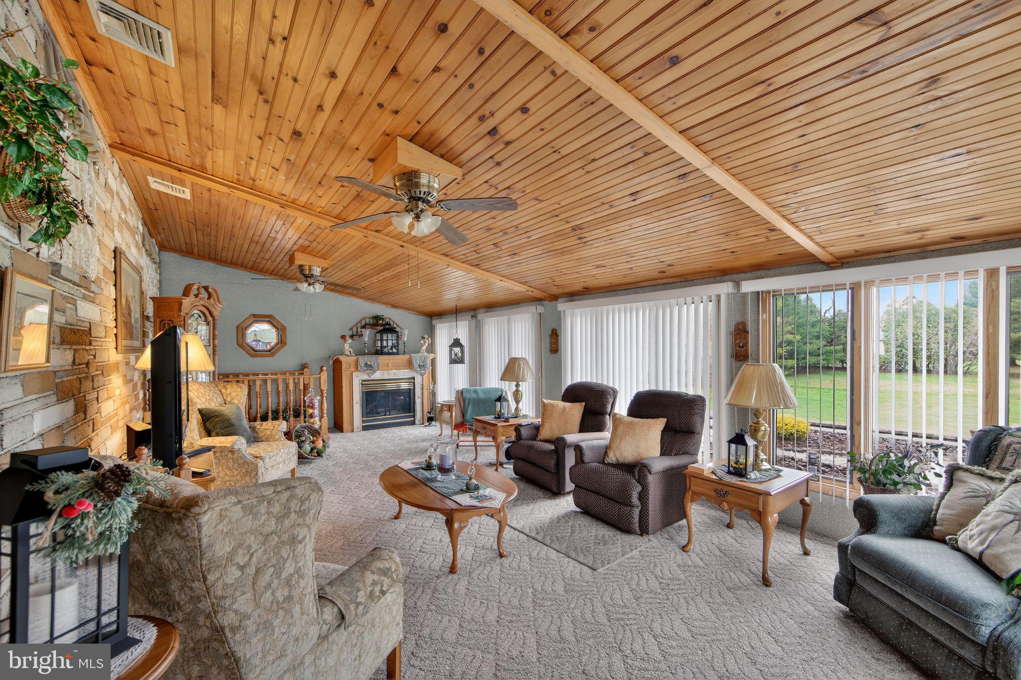 OLD TOWNE TWINS - Residential