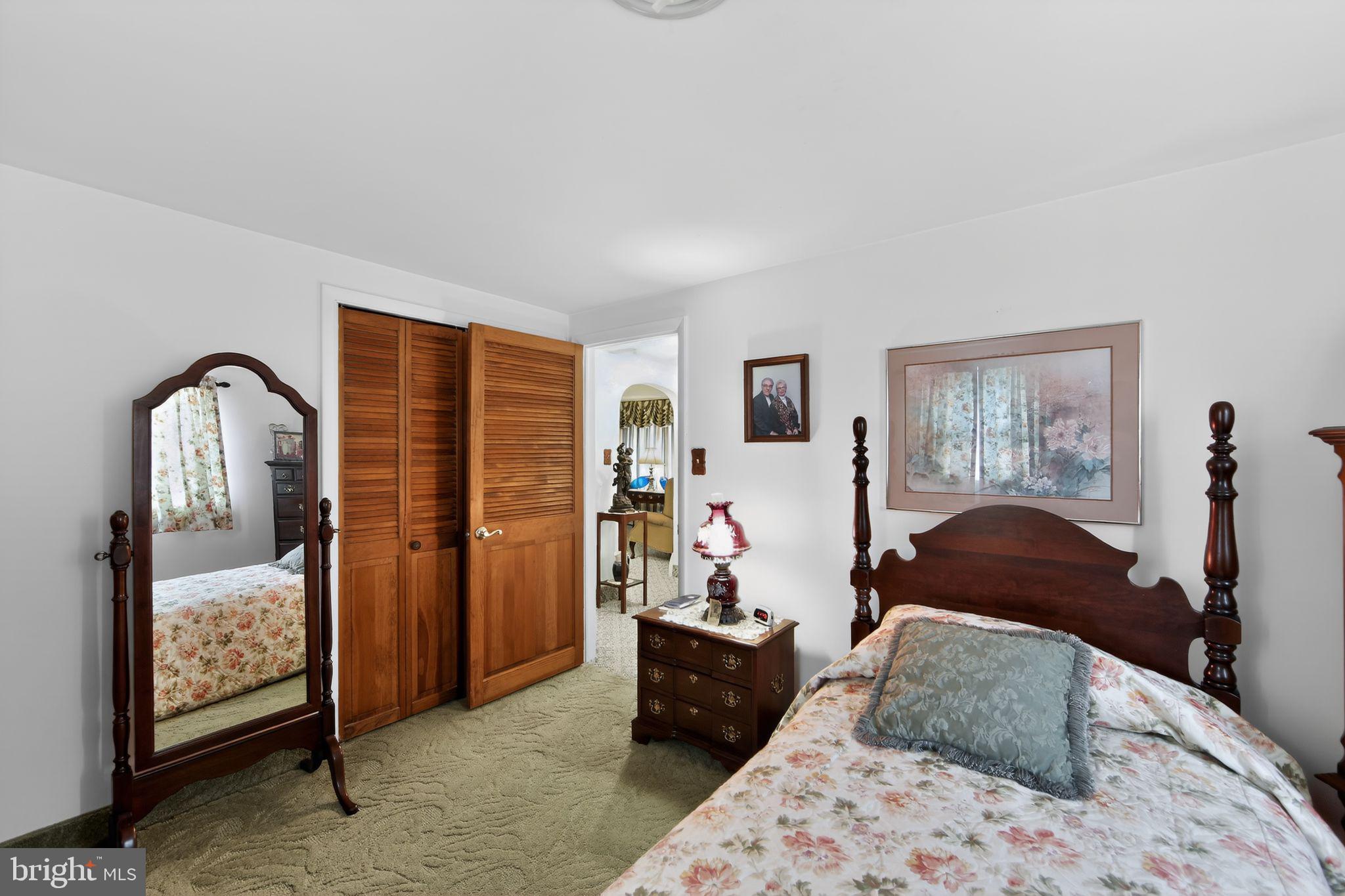 OLD TOWNE TWINS - Residential