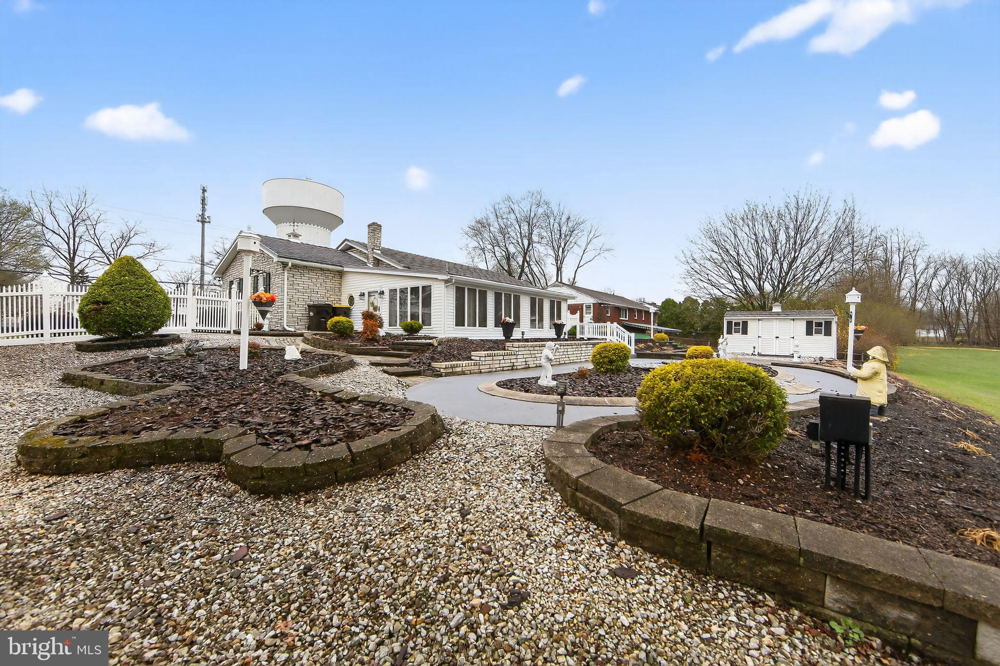 OLD TOWNE TWINS - Residential