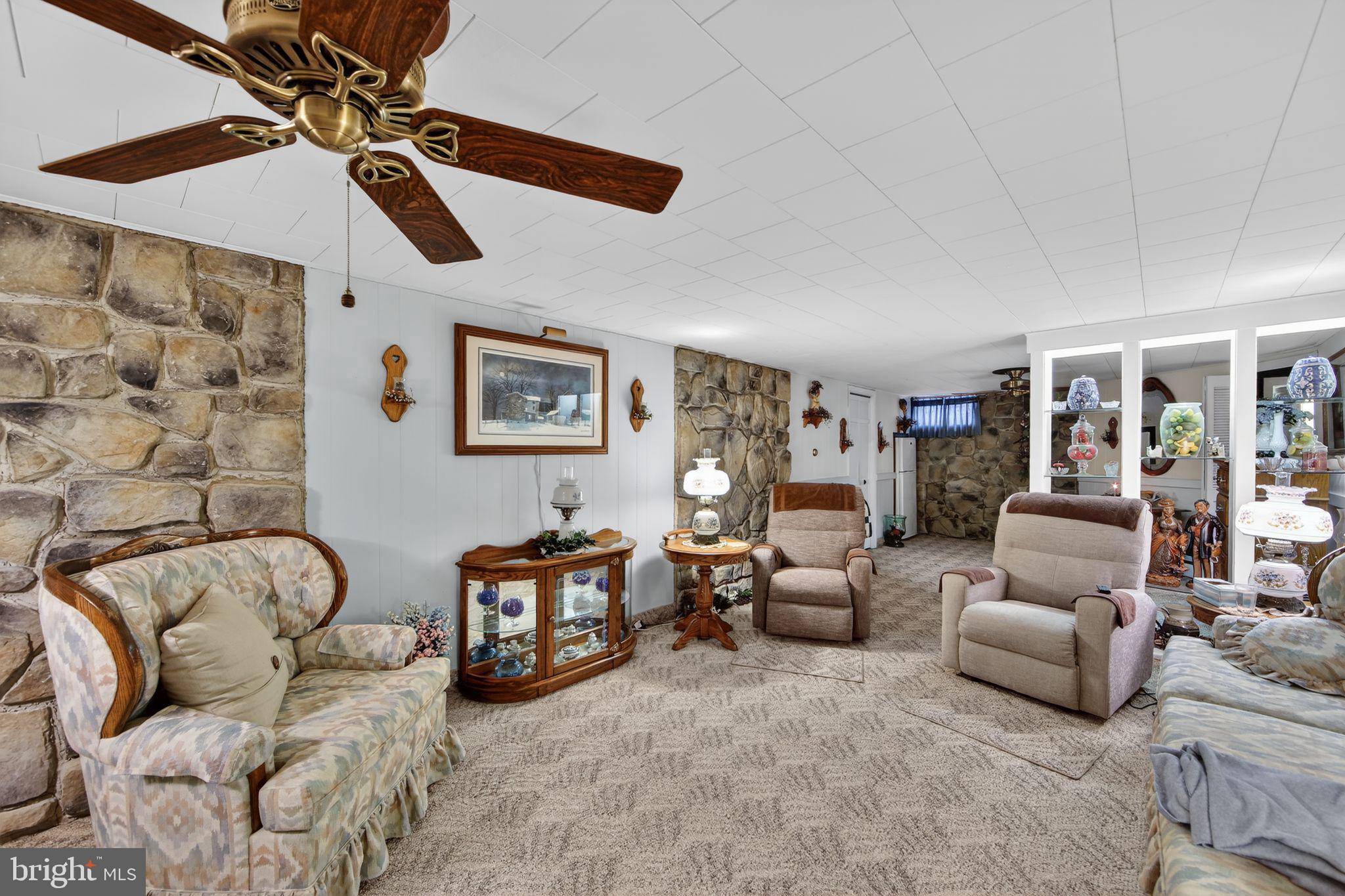 OLD TOWNE TWINS - Residential