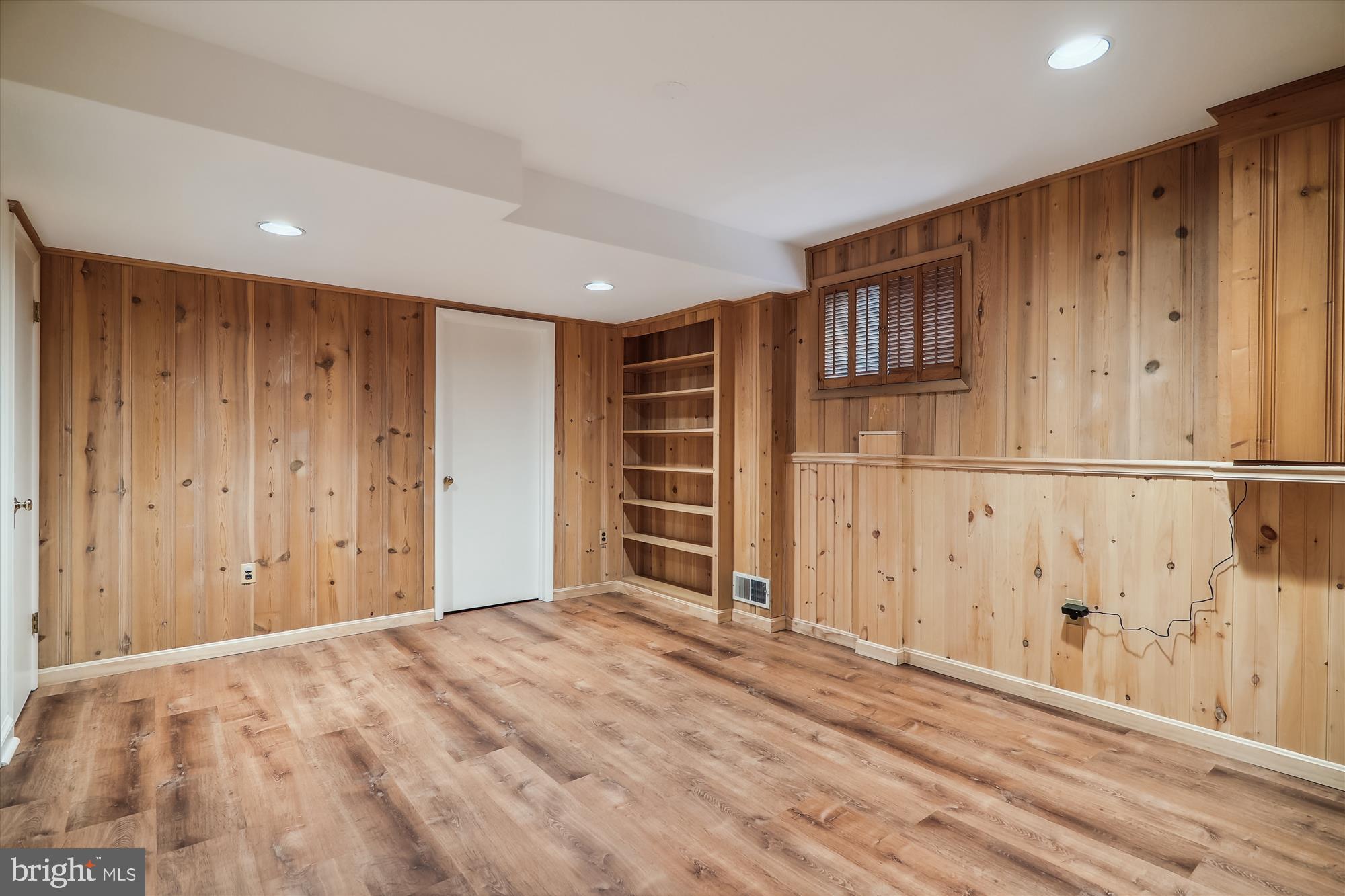 ROLLINGWOOD - Residential