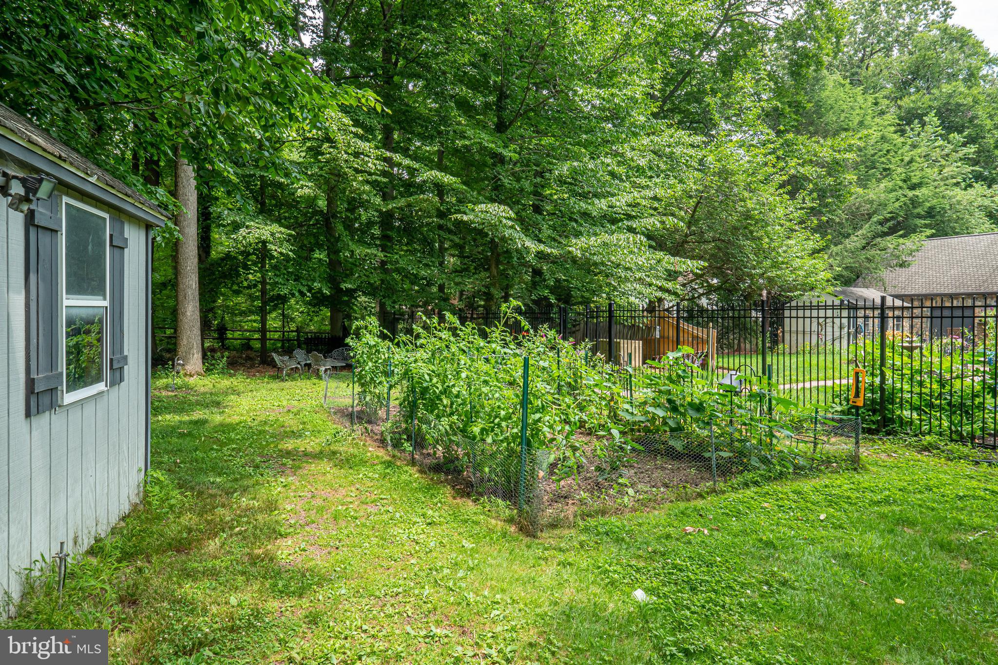 1900 BEECHWOOD DRIVE