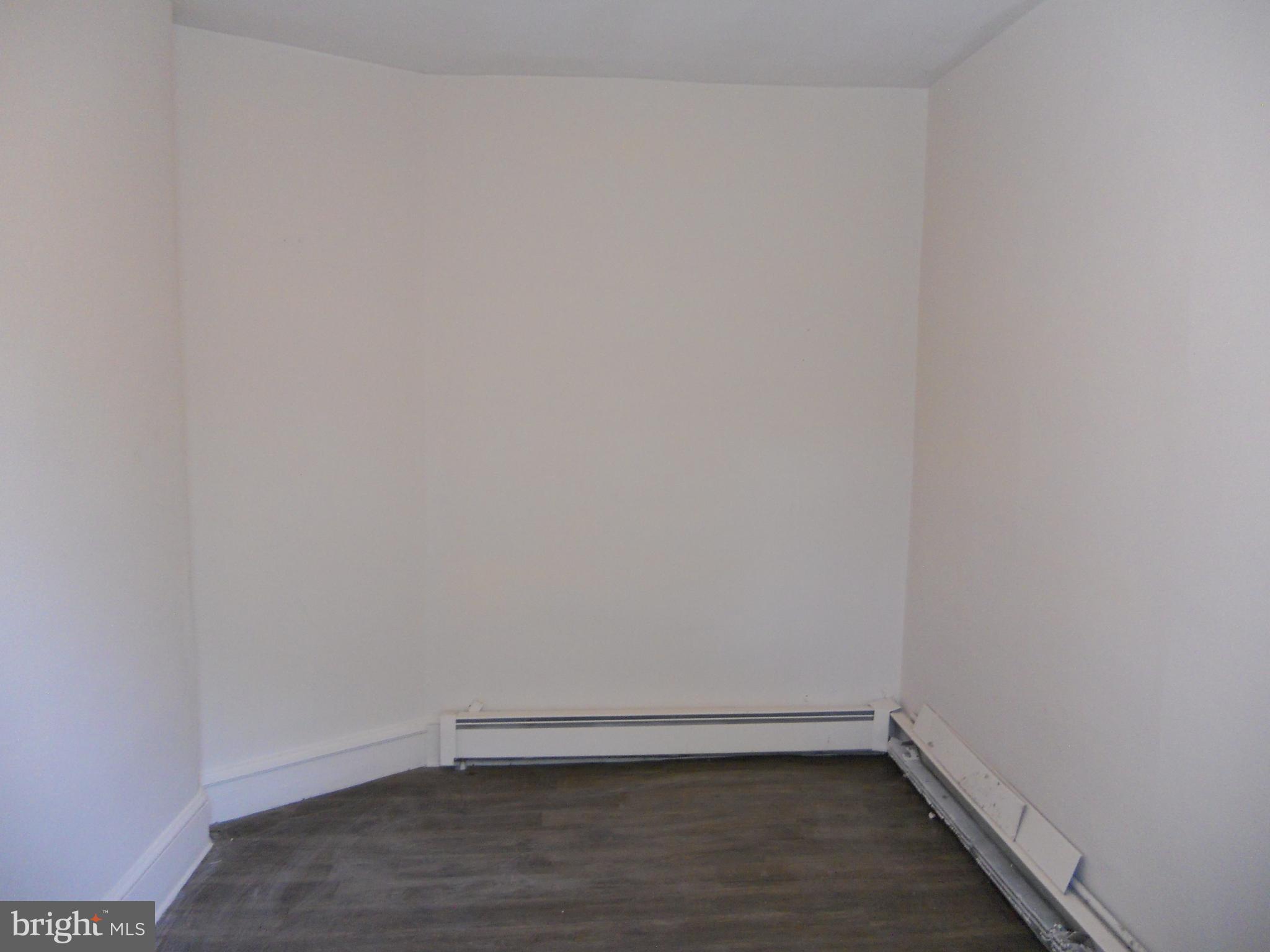 EAST FALLS - Residential Lease