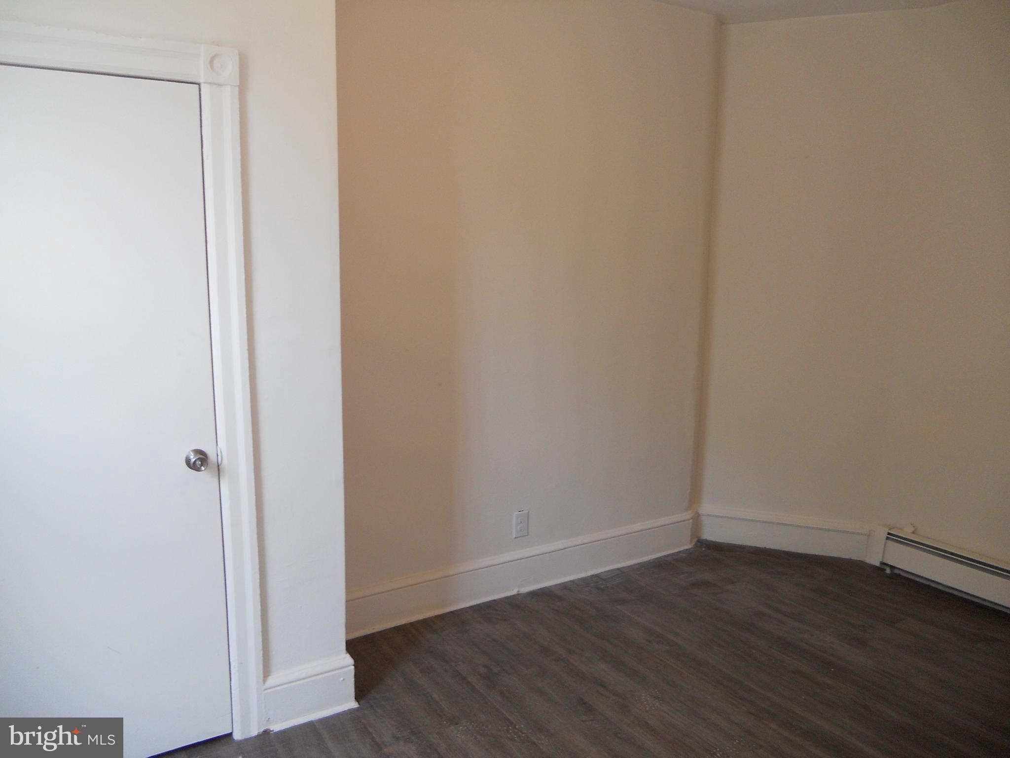 EAST FALLS - Residential Lease