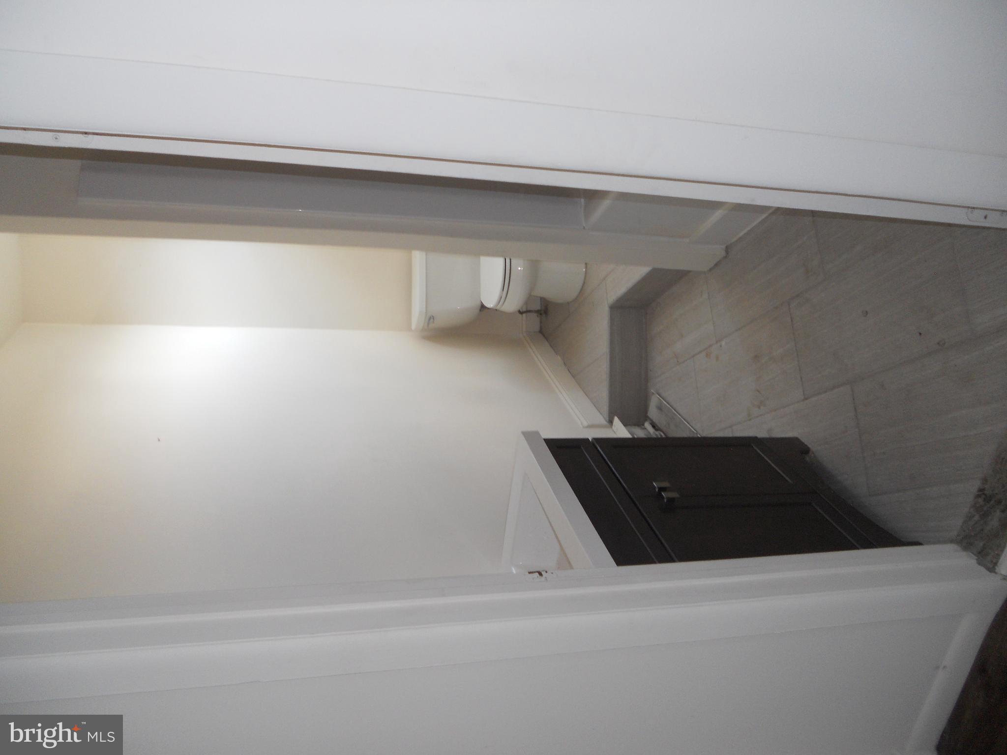 EAST FALLS - Residential Lease