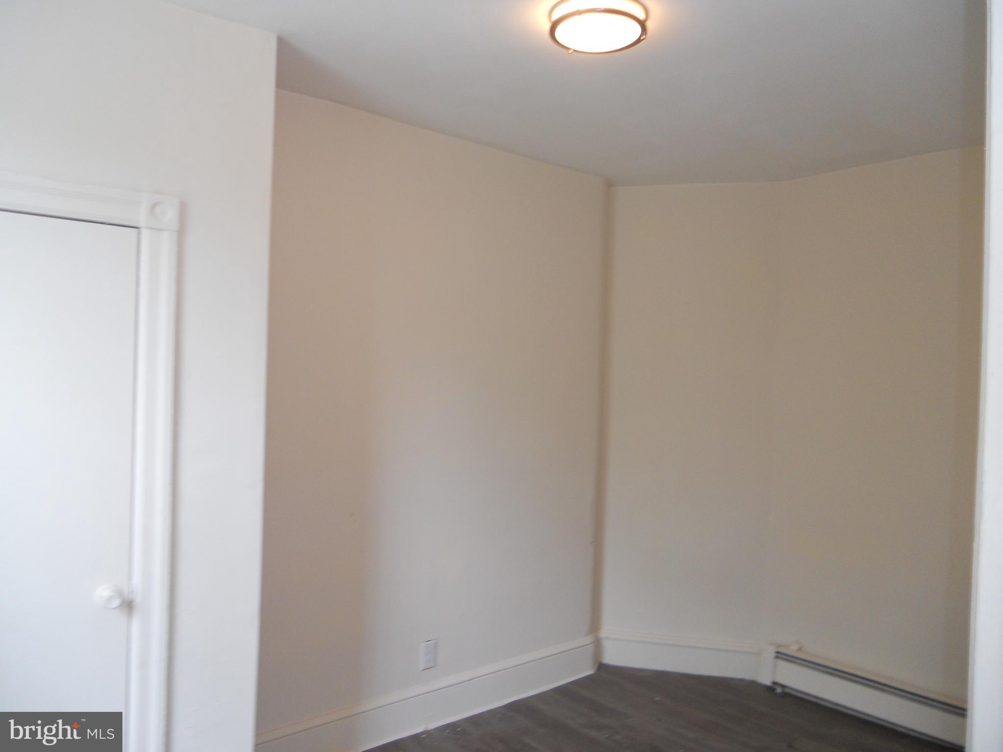 EAST FALLS - Residential Lease