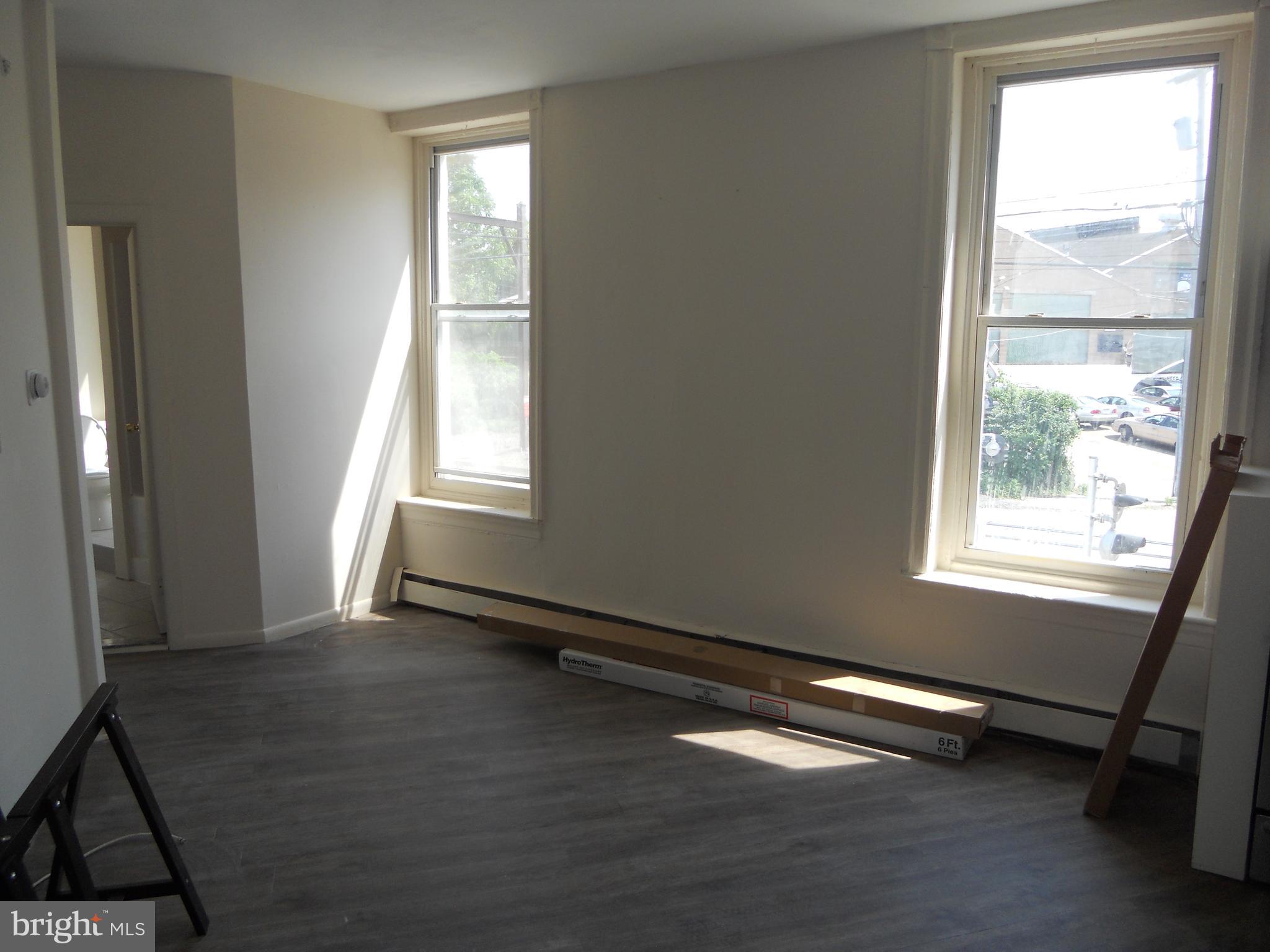 EAST FALLS - Residential Lease