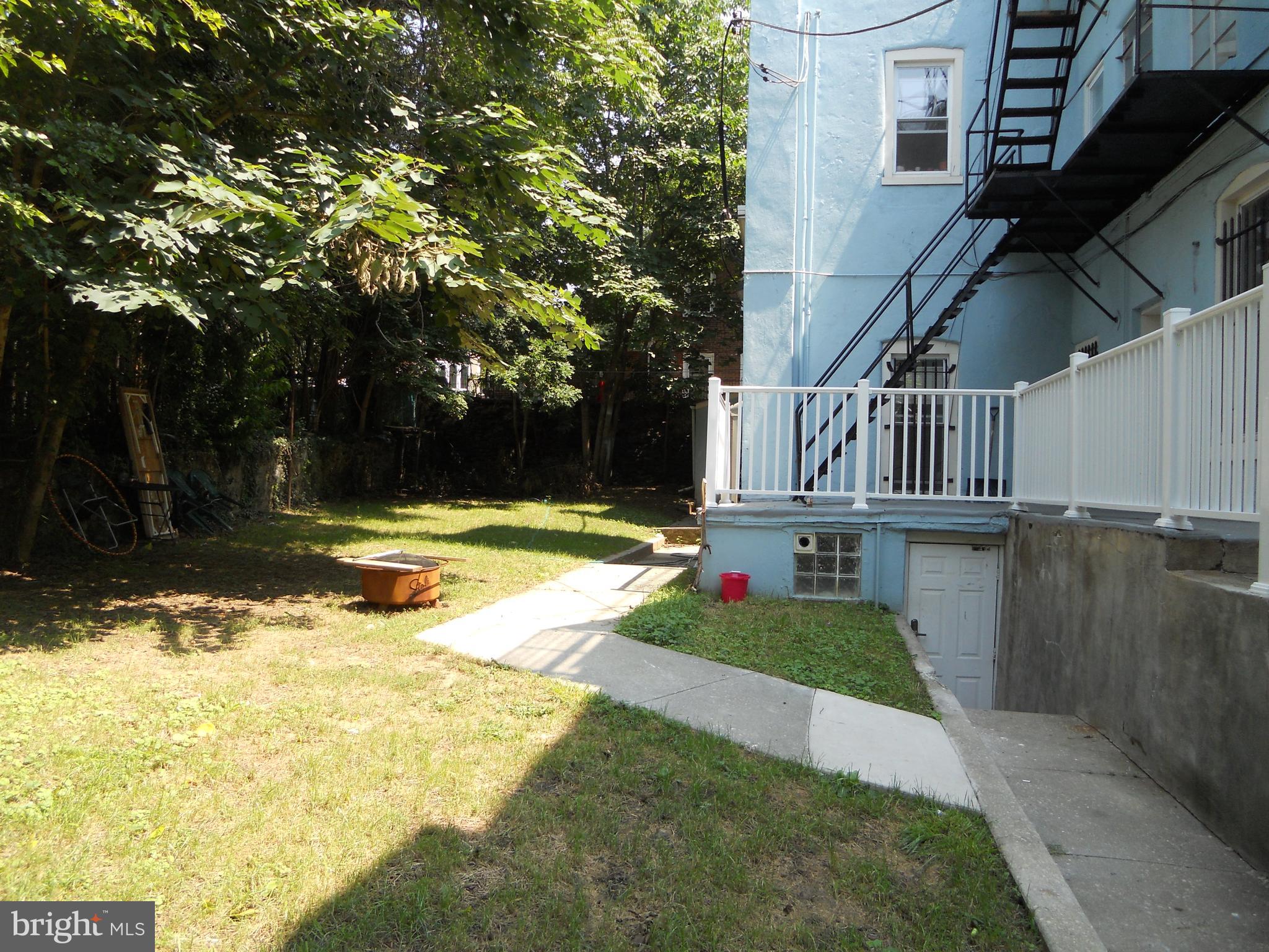 EAST FALLS - Residential Lease