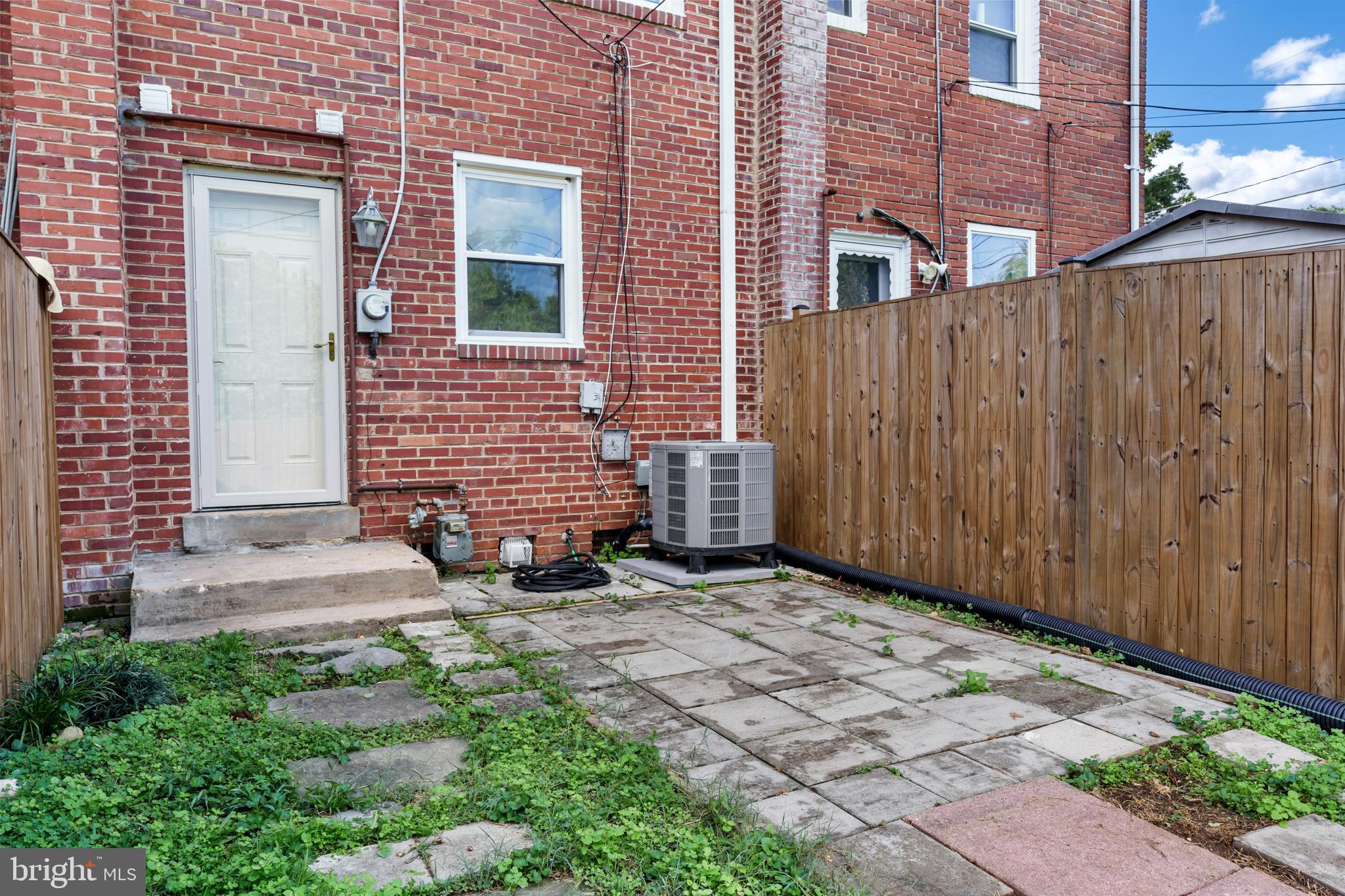 HUME SPRINGS - Residential Lease