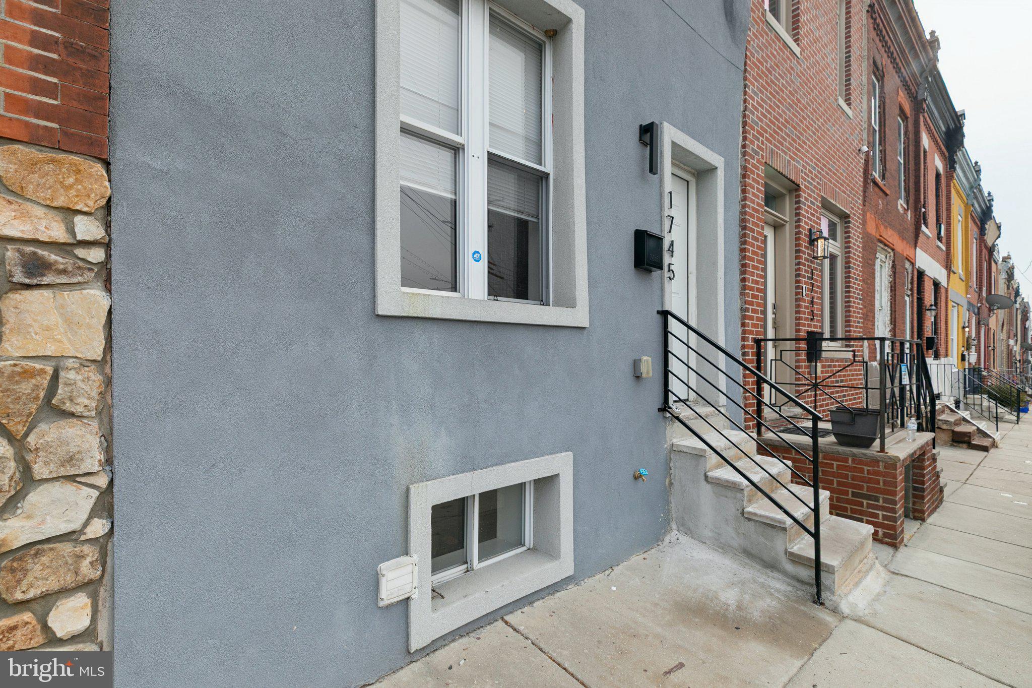 1745 N HOLLYWOOD STREET