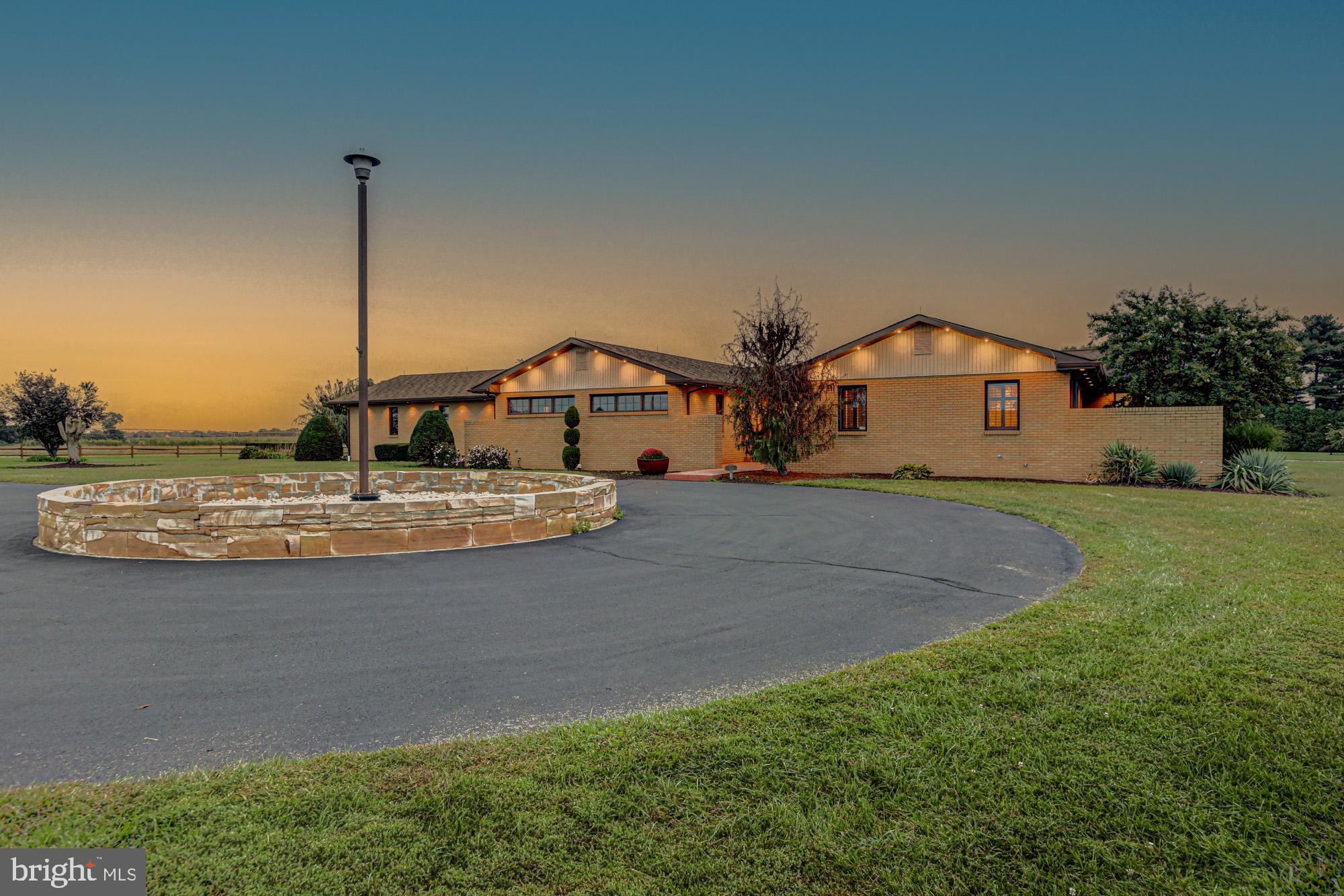 550 GREEN GIANT ROAD