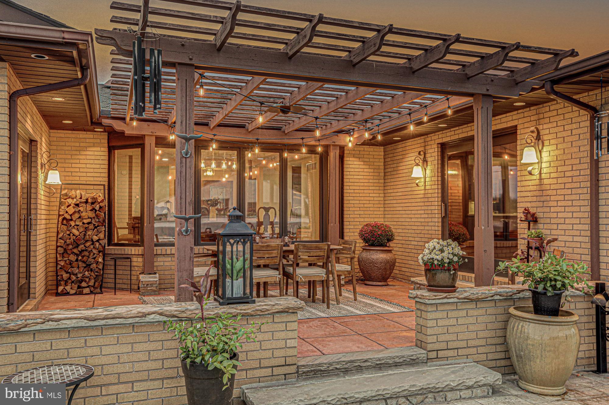 550 GREEN GIANT ROAD