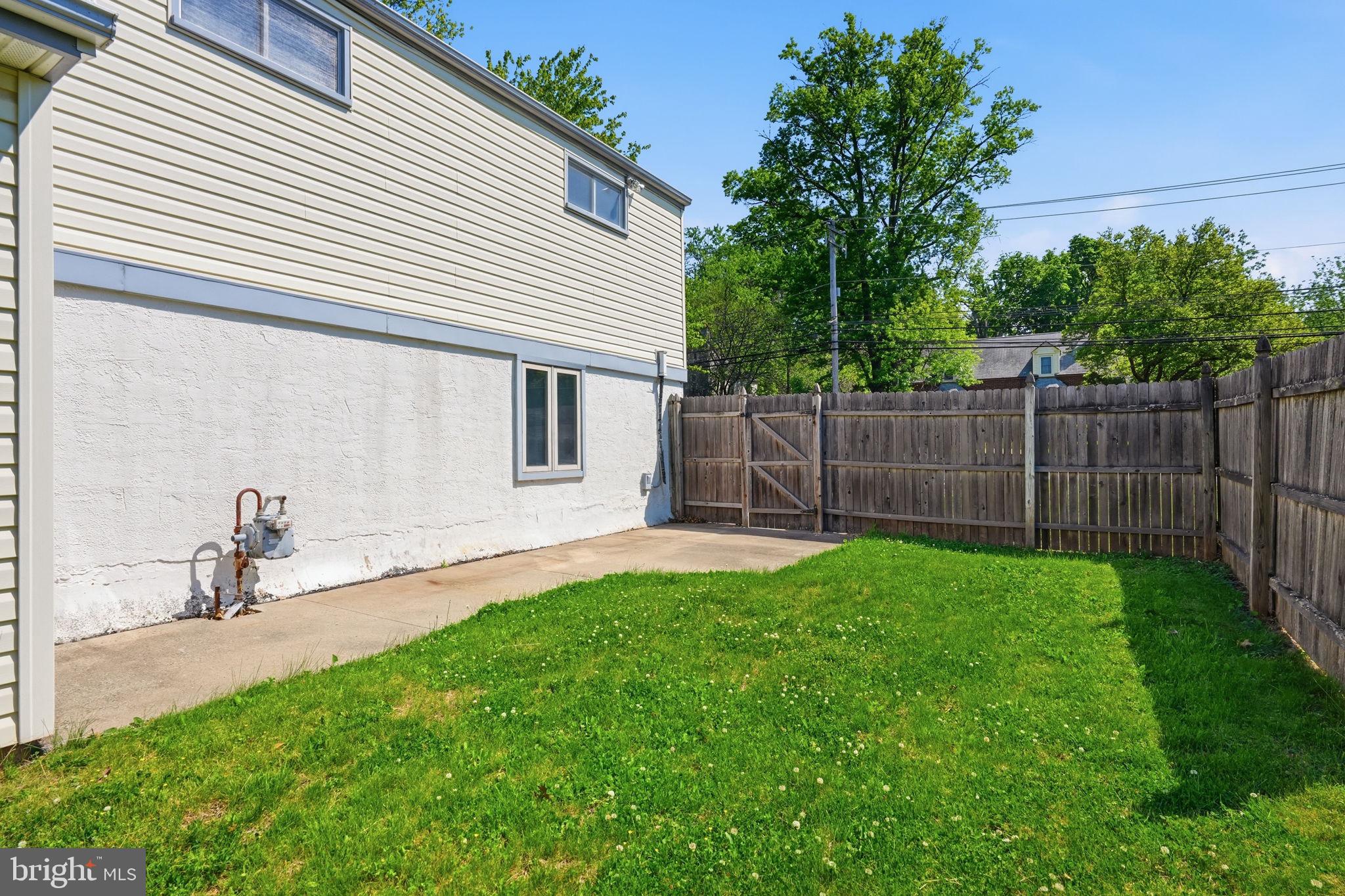 INGLEWOOD GDNS - Residential
