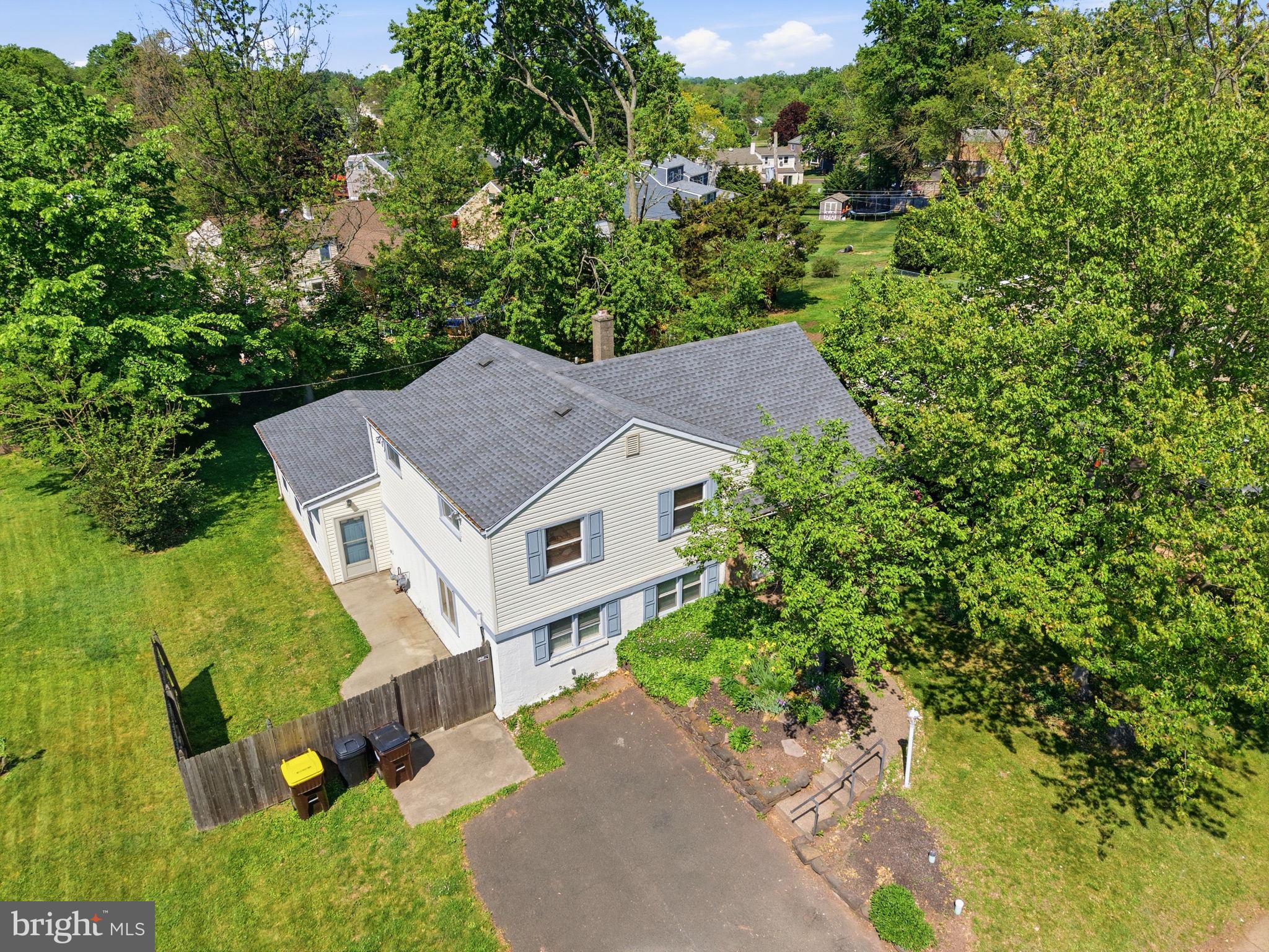 INGLEWOOD GDNS - Residential