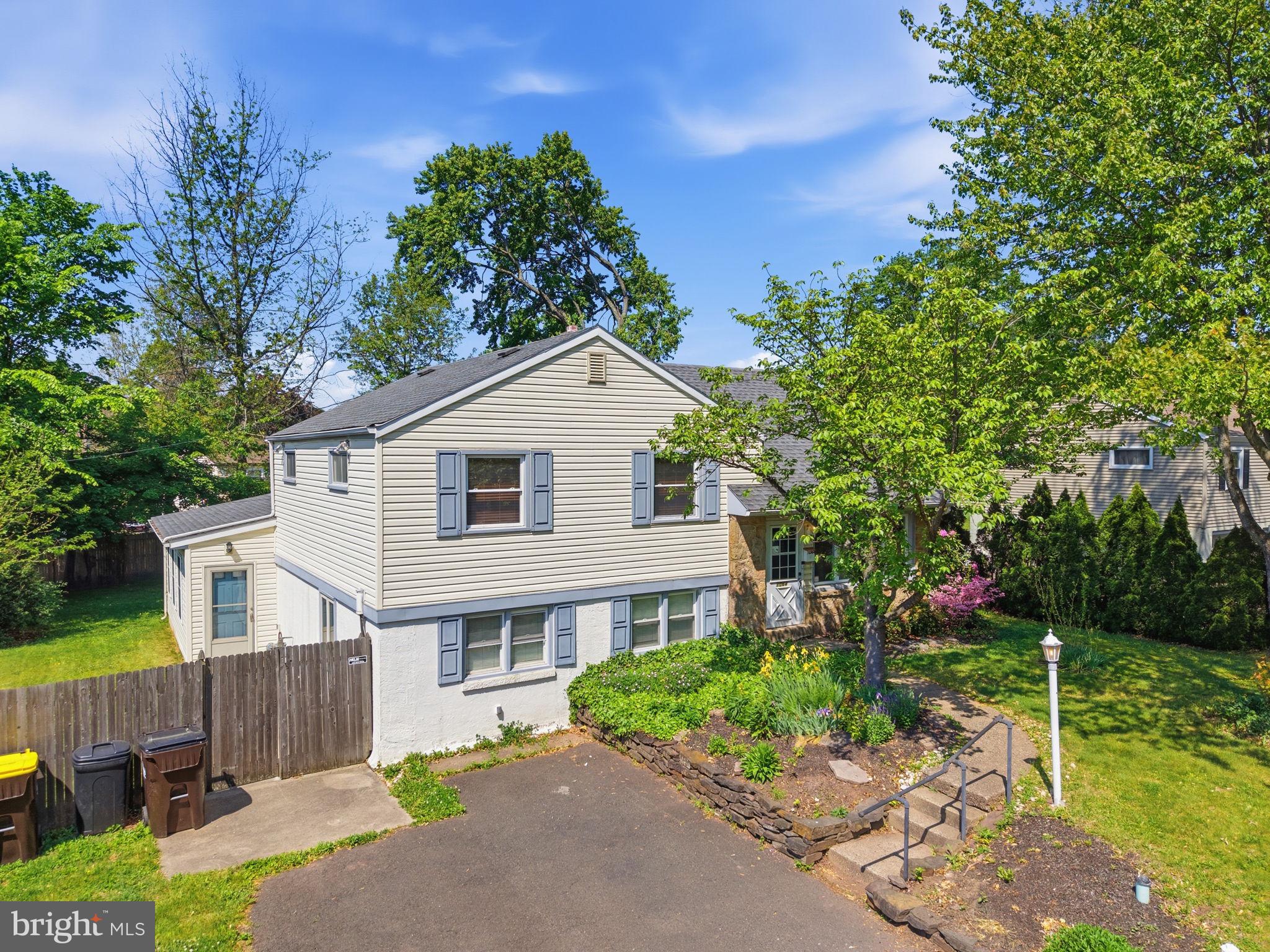 INGLEWOOD GDNS - Residential