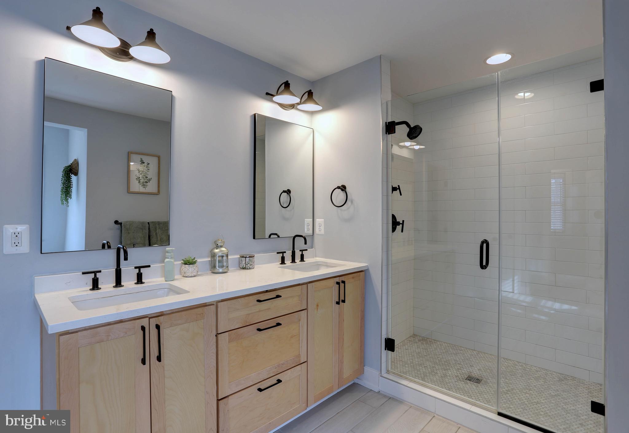 KINGSVILLE - Residential