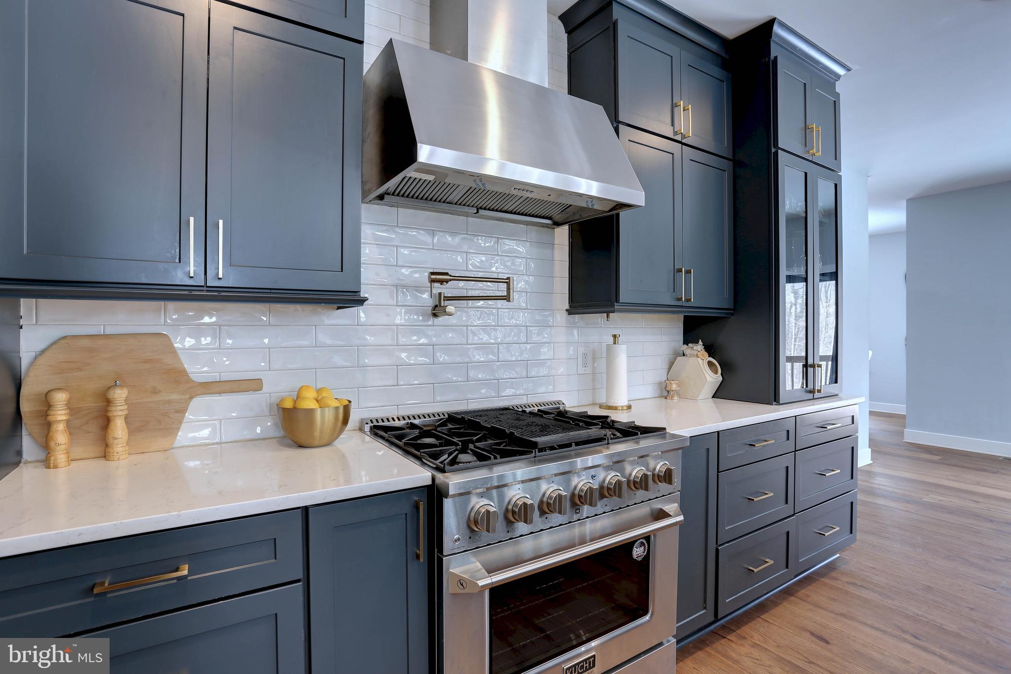 KINGSVILLE - Residential