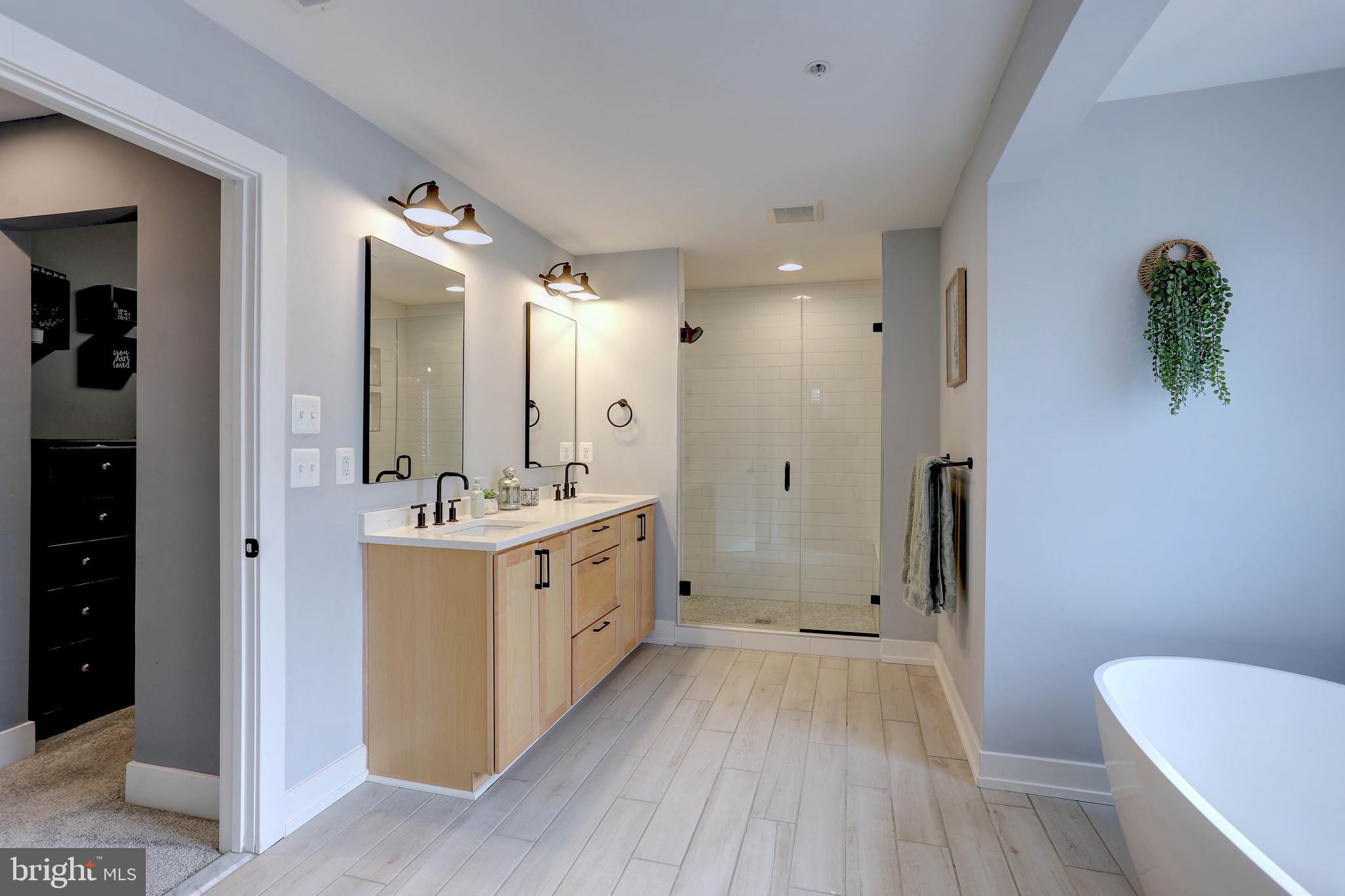 KINGSVILLE - Residential