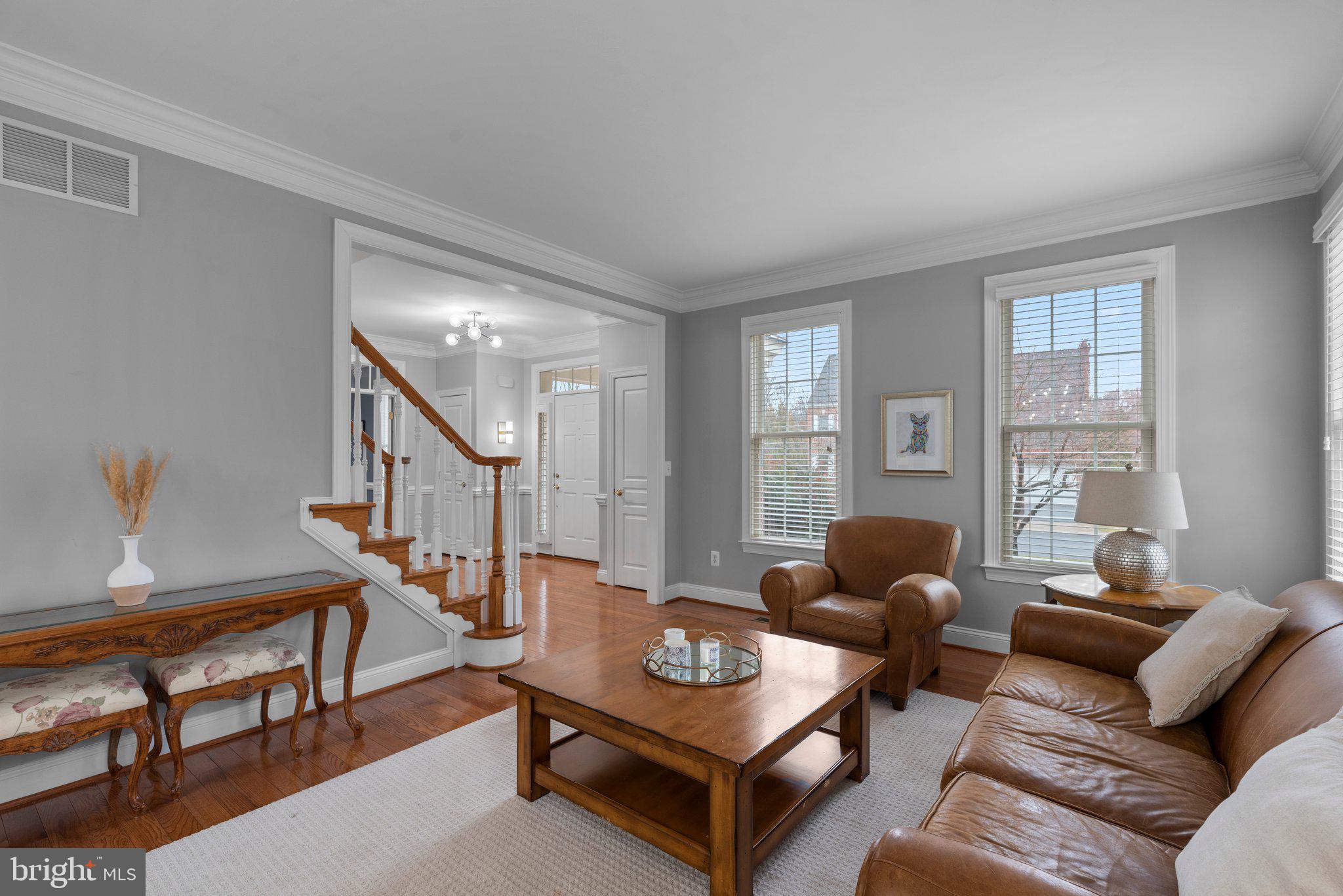 COLONIAL MANOR - Residential