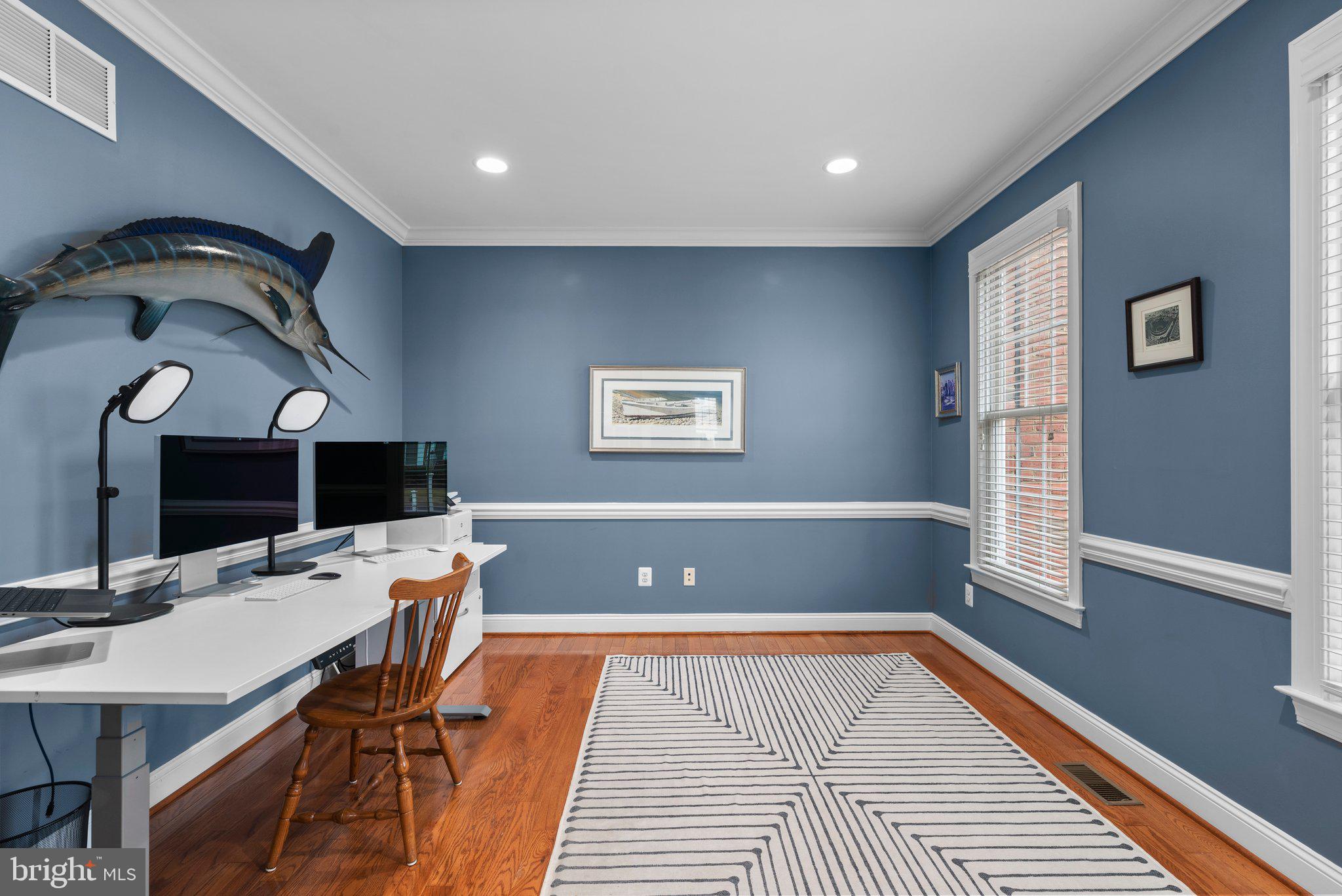 COLONIAL MANOR - Residential