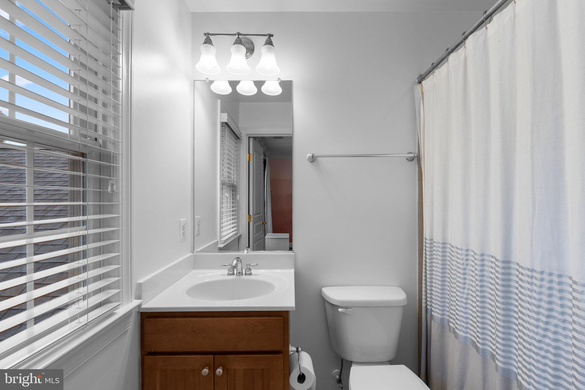 COLONIAL MANOR - Residential