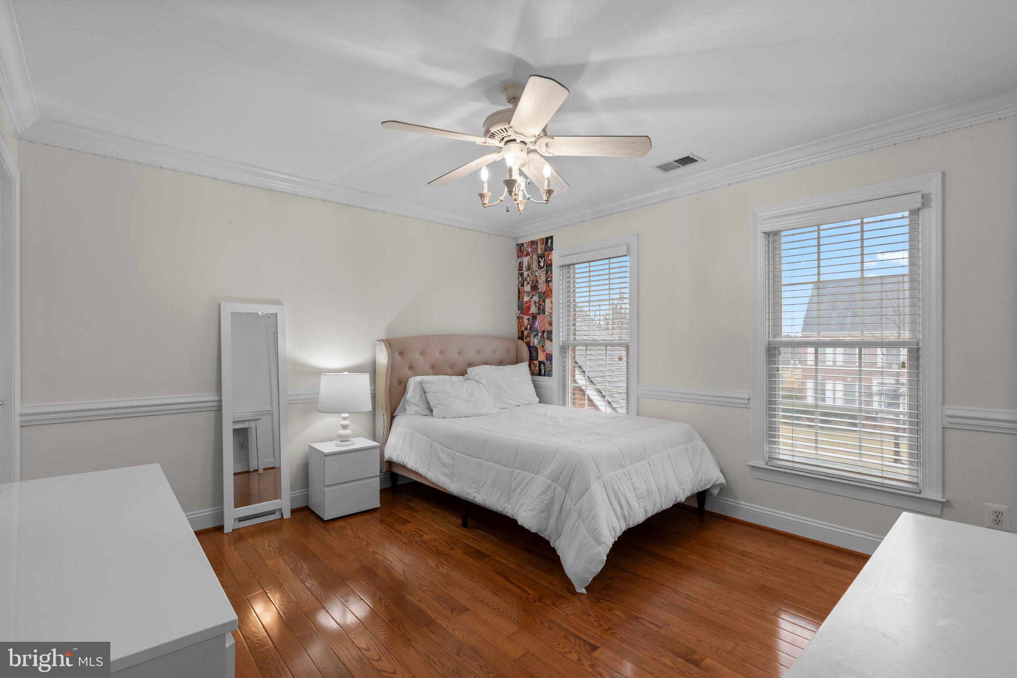 COLONIAL MANOR - Residential