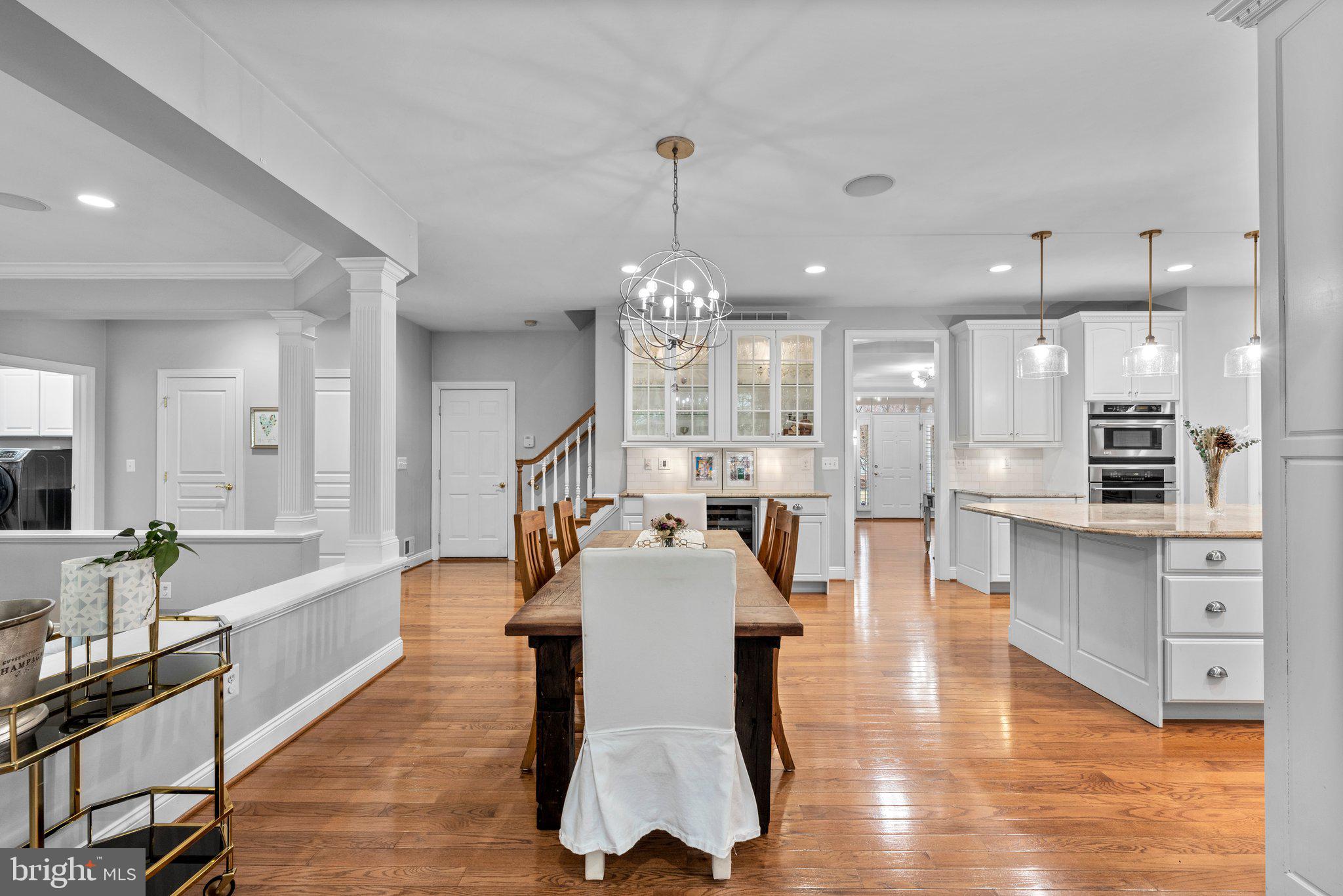 COLONIAL MANOR - Residential