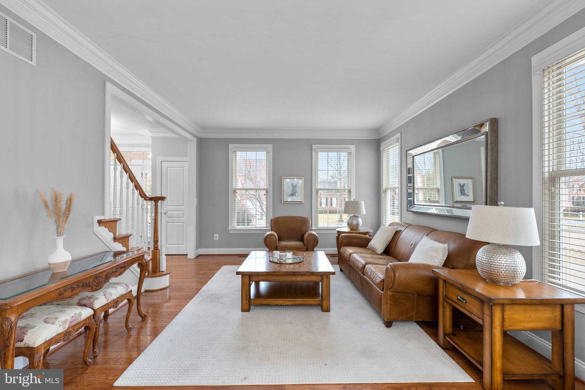 COLONIAL MANOR - Residential