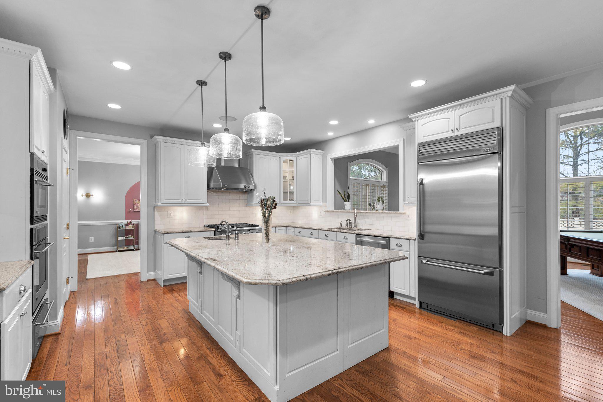 COLONIAL MANOR - Residential