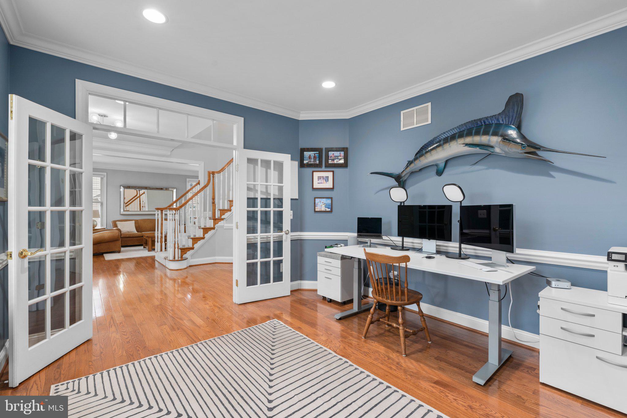 COLONIAL MANOR - Residential