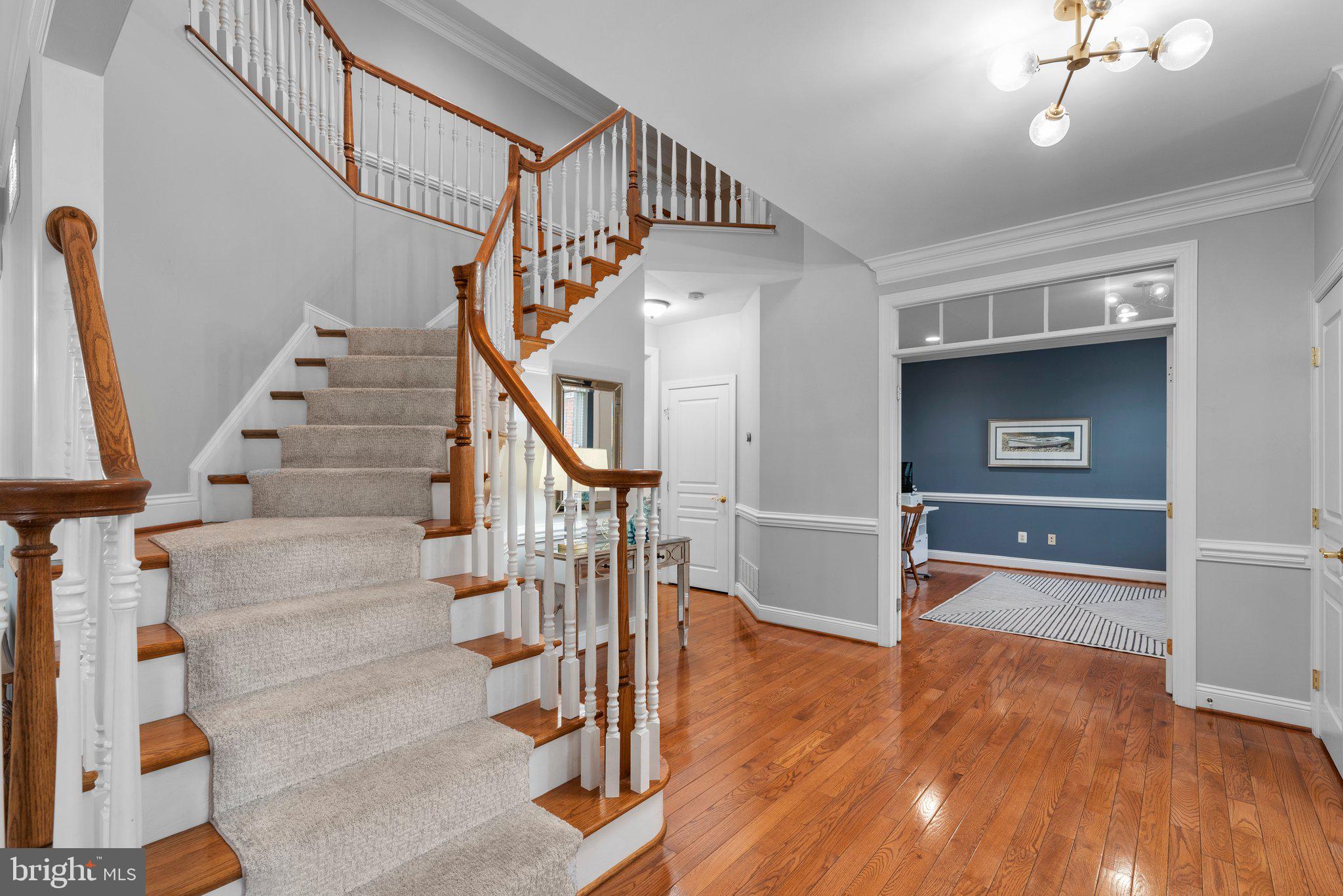 COLONIAL MANOR - Residential