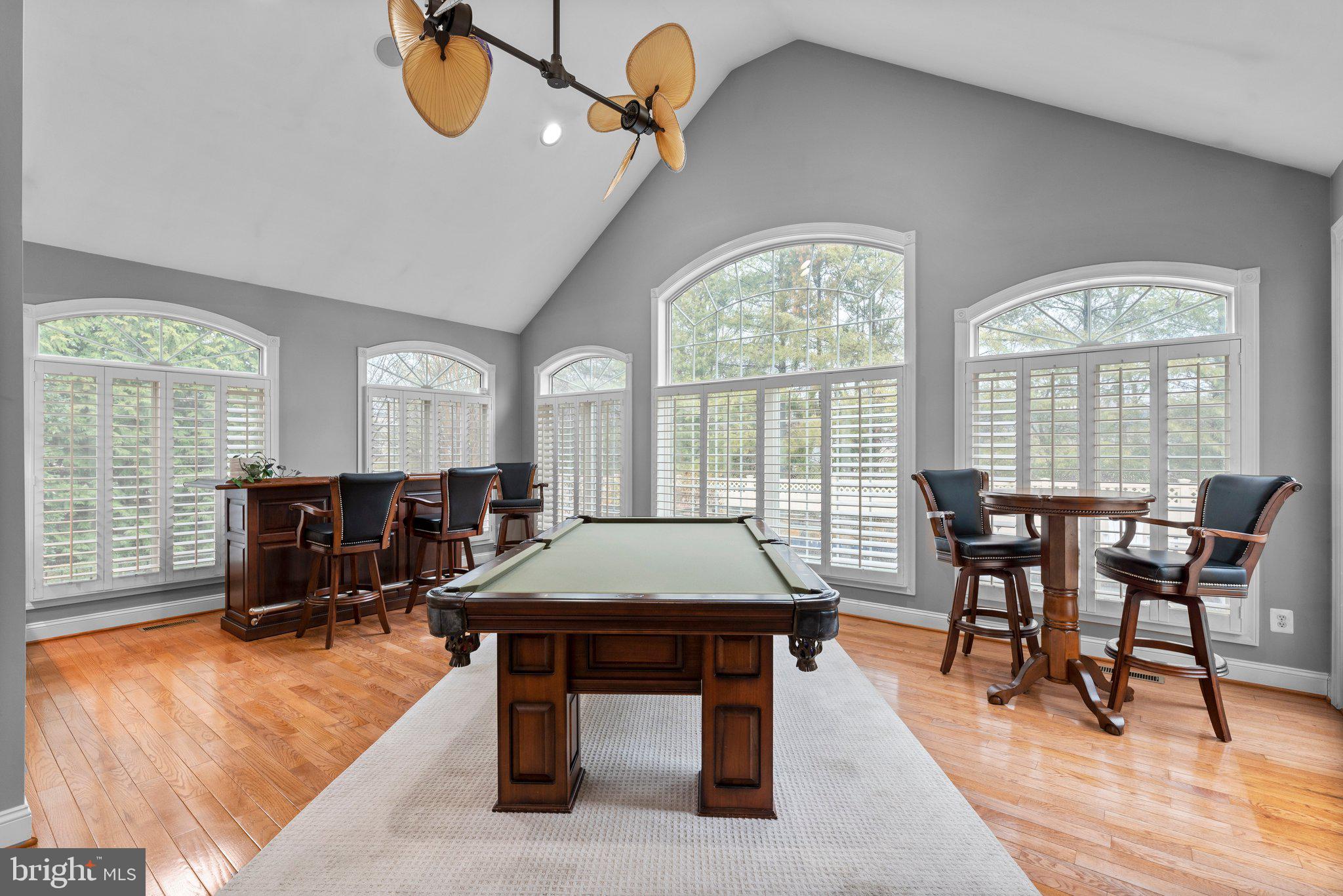 COLONIAL MANOR - Residential