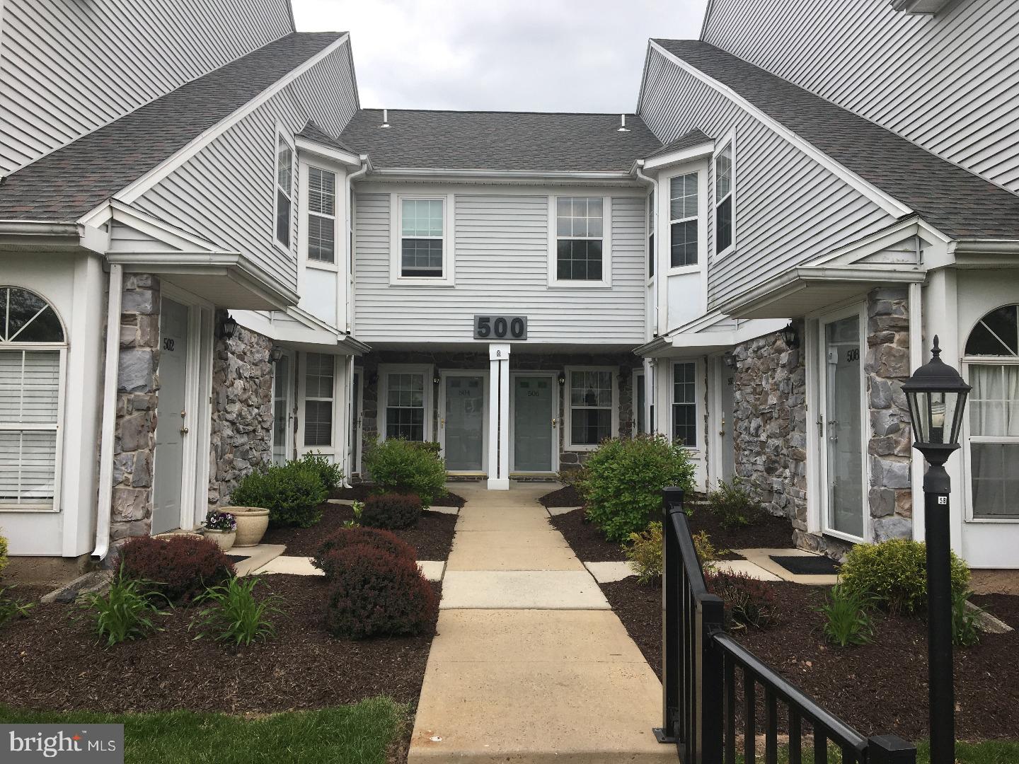 Beautifully maintained one story condo in Wyckford Mews Commons. This home features 2 bedrooms, 2 full baths, wood burning fireplace, and sliding doors to porch with storage shed.
