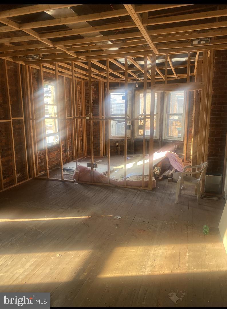 STRAWBERRY MANSION - Residential