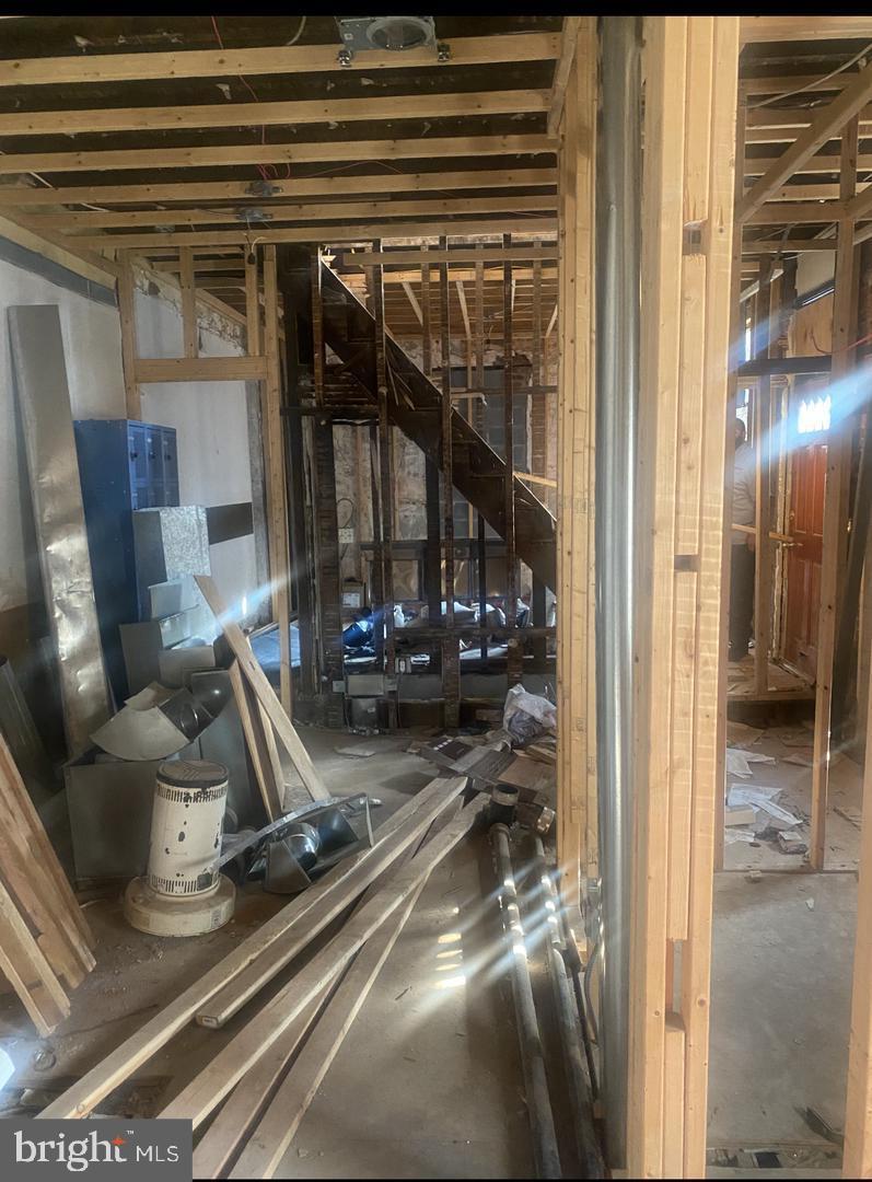 STRAWBERRY MANSION - Residential