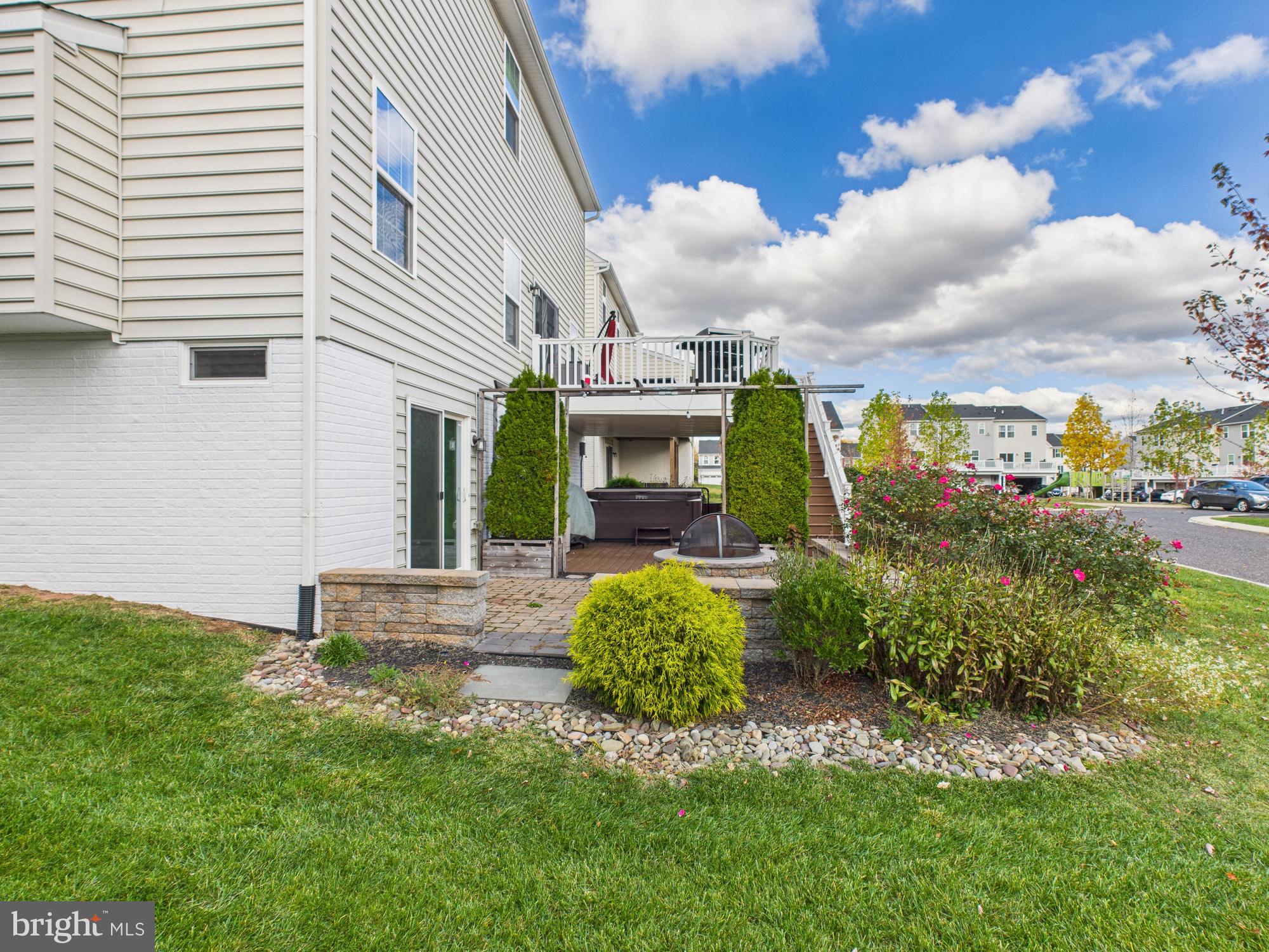 WASHINGTON SQUARE - Residential