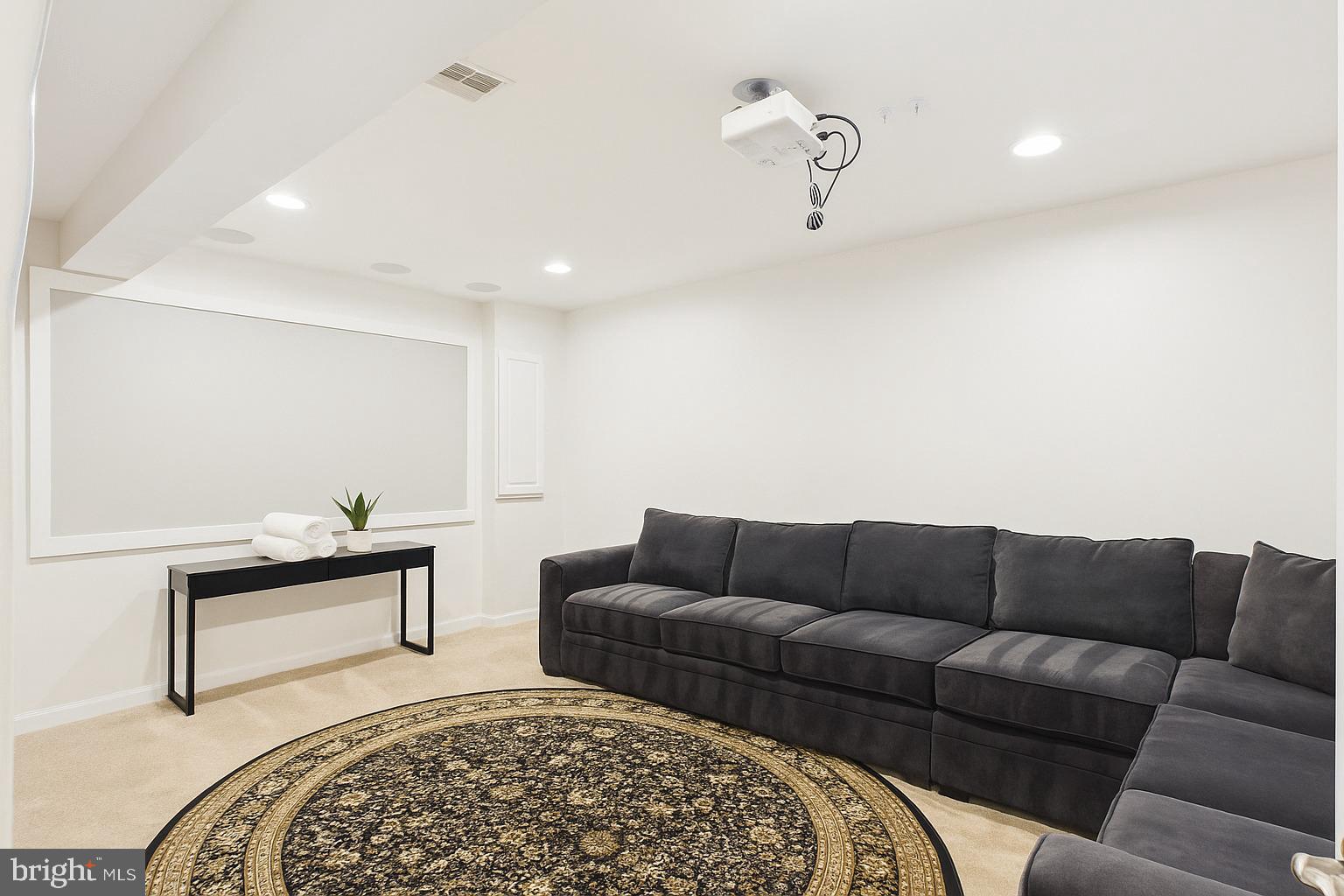 WASHINGTON SQUARE - Residential