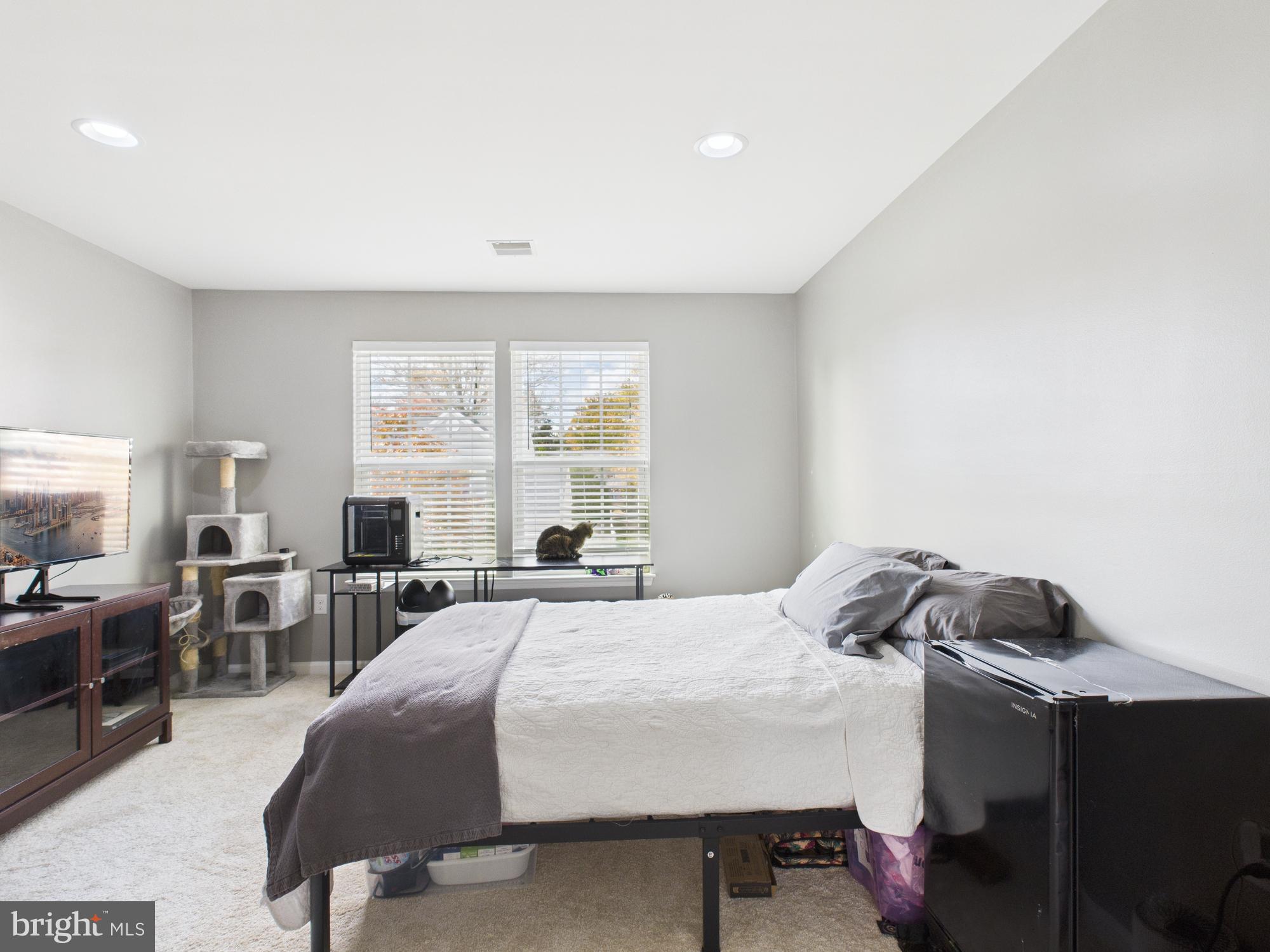 WASHINGTON SQUARE - Residential