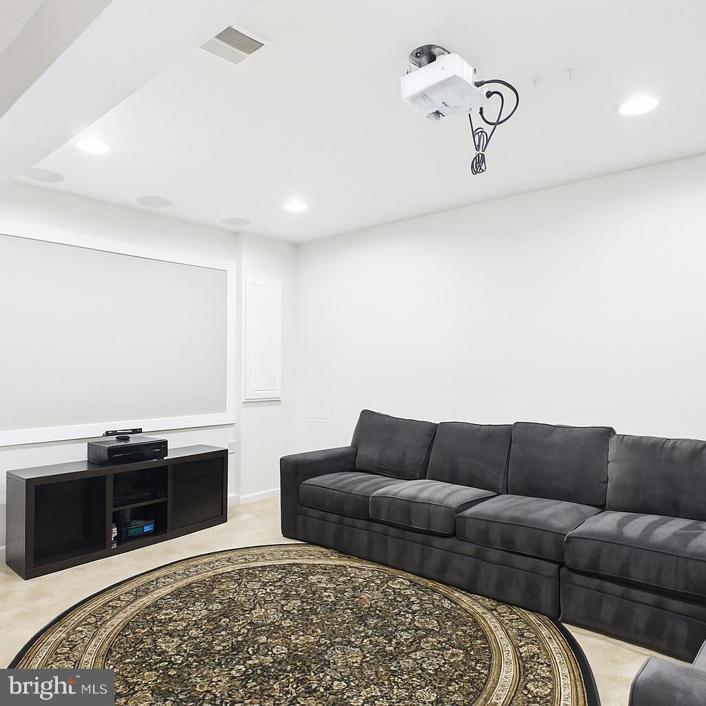 WASHINGTON SQUARE - Residential