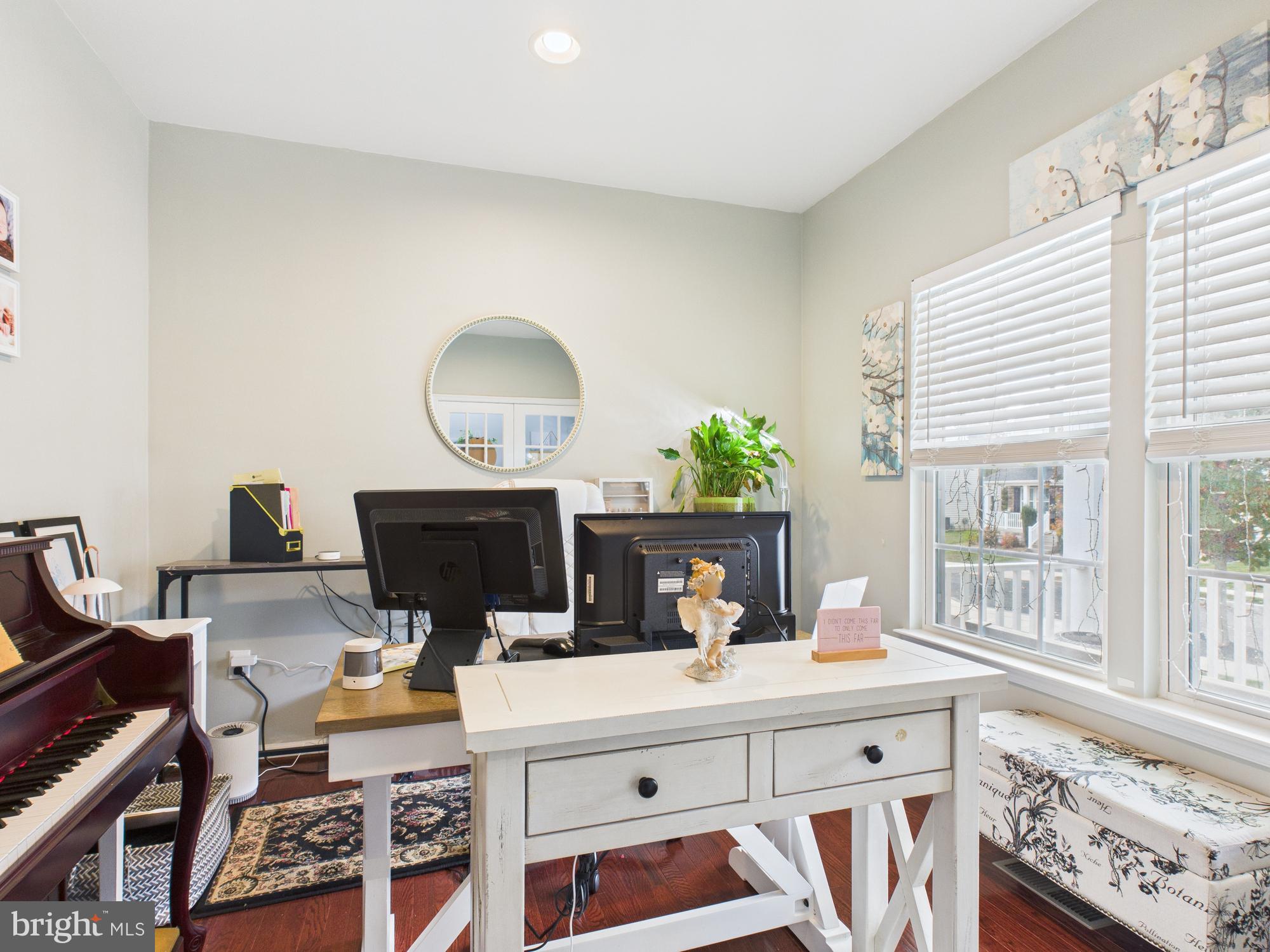 WASHINGTON SQUARE - Residential