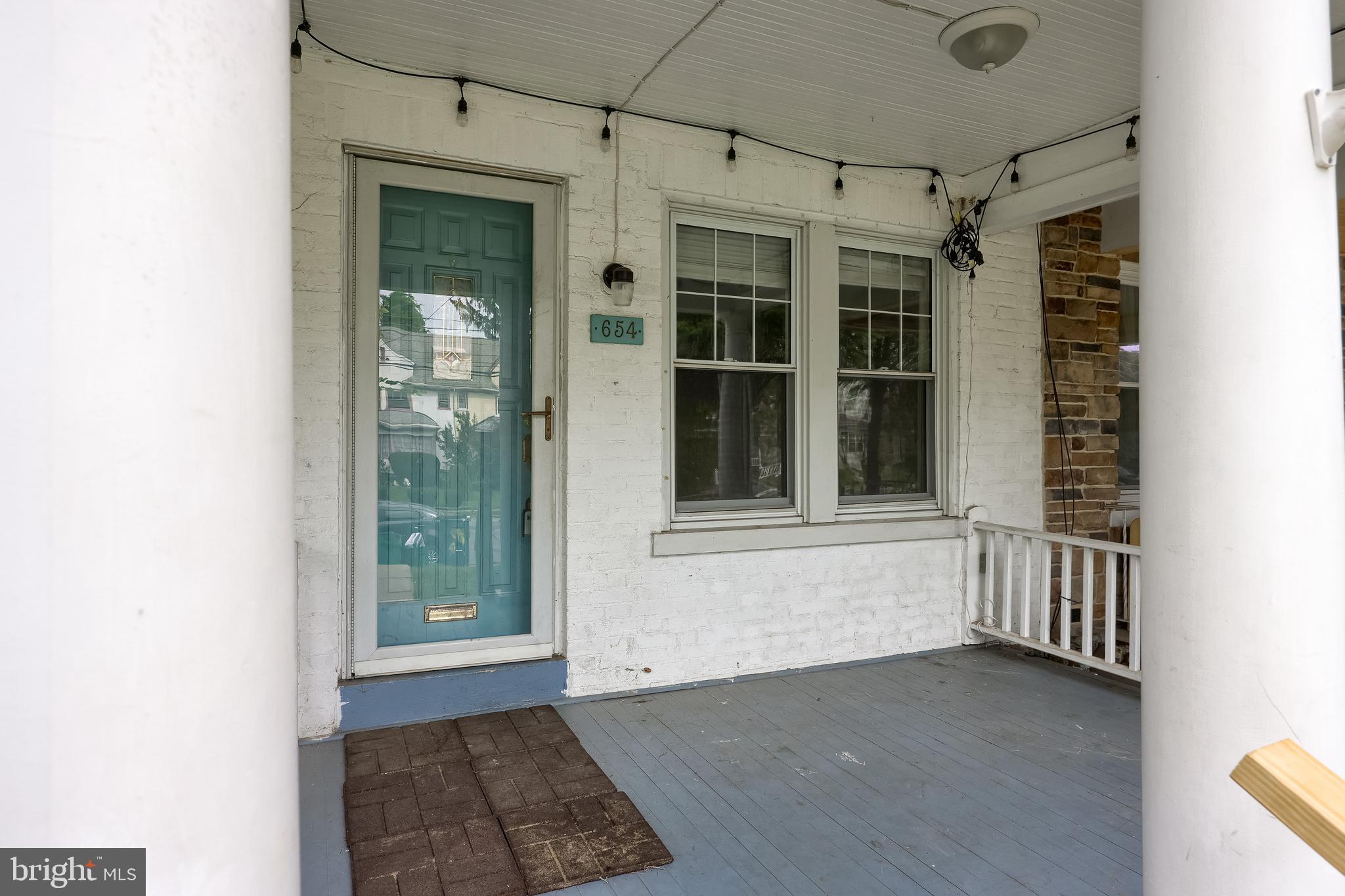 654 NEW HOLLAND AVENUE