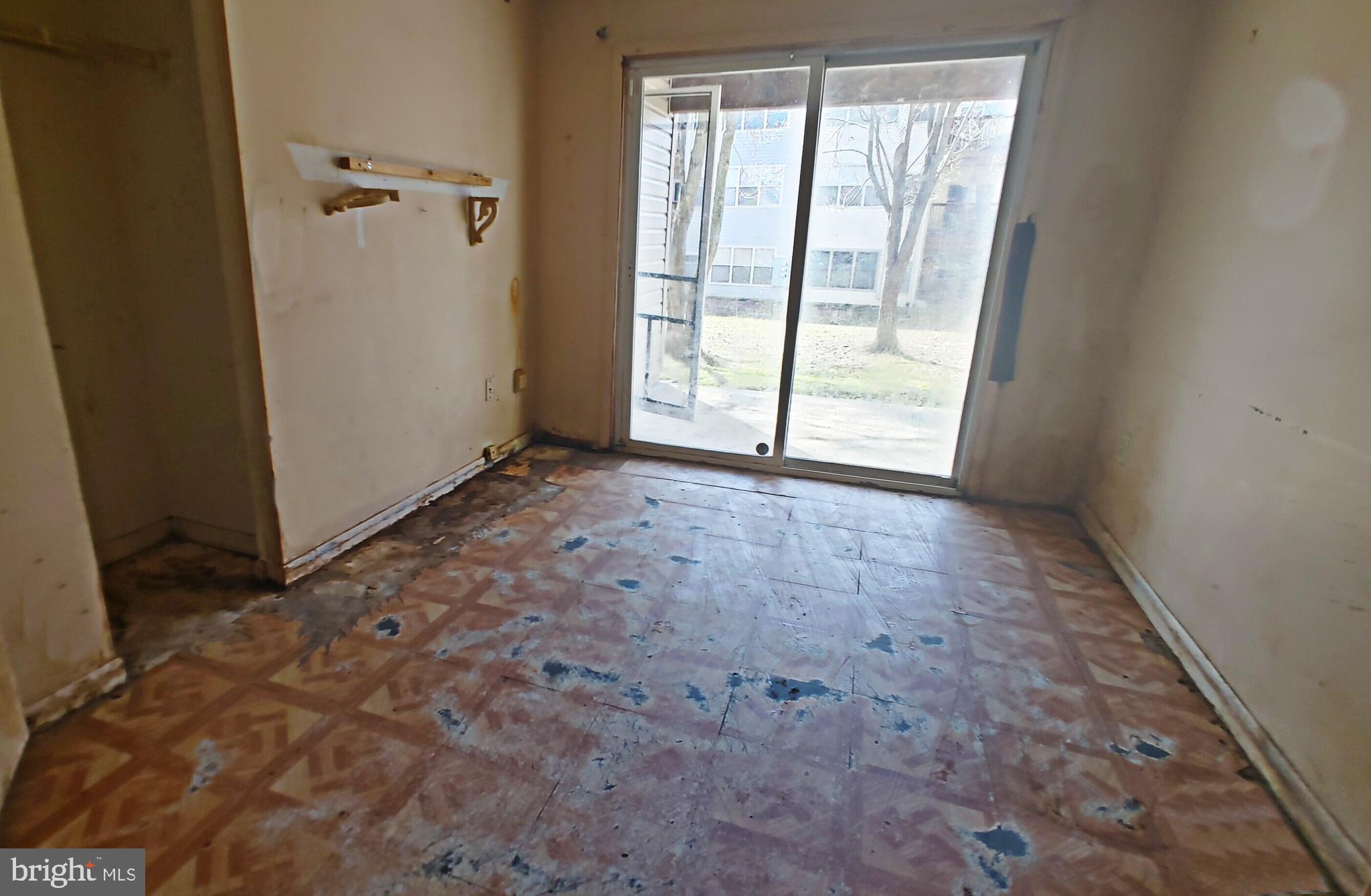 ANNAPOLIS OVERLOOK - Residential